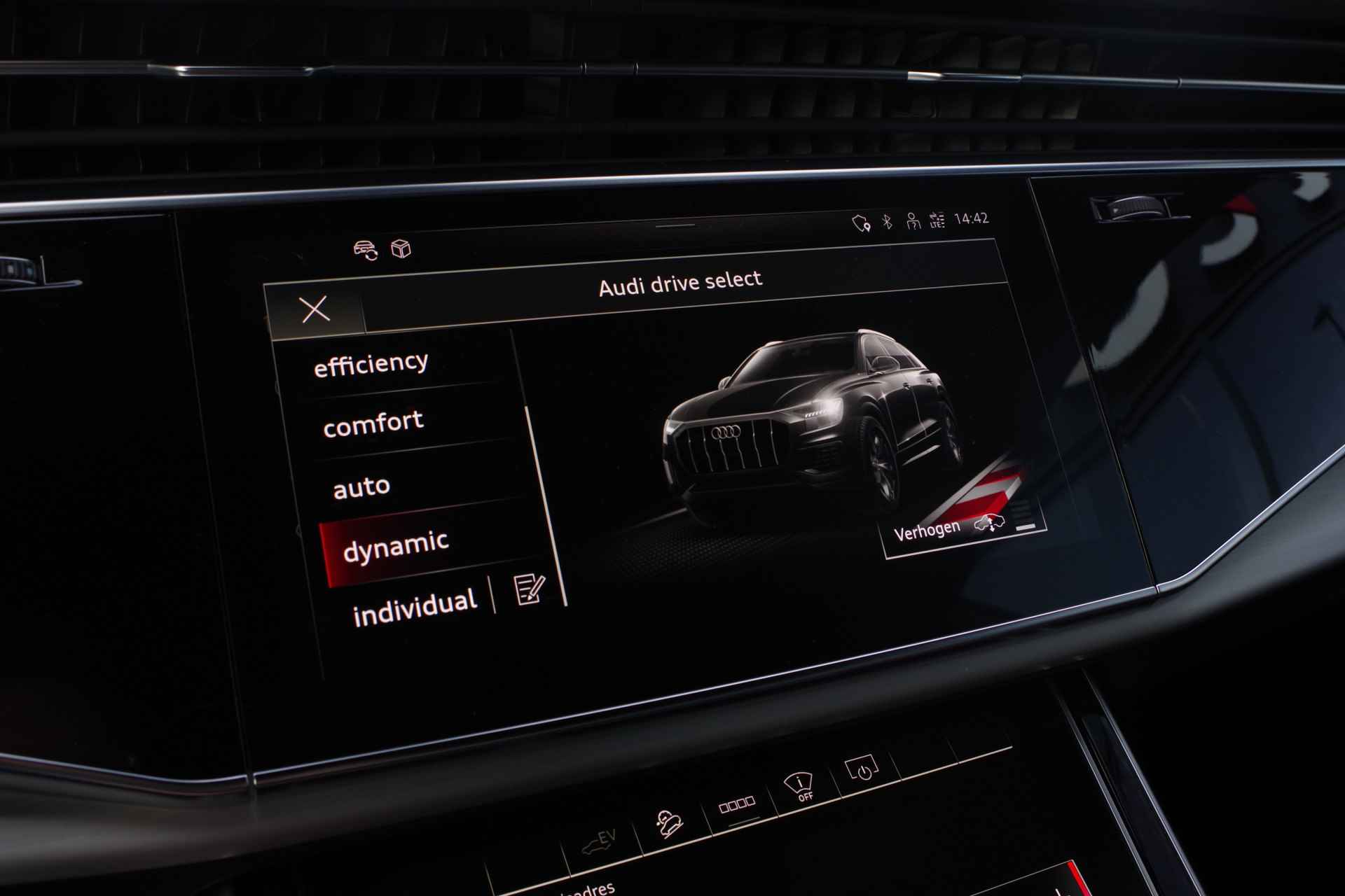 Audi Q8 60 TFSI e 463 PK Quattro Competition Plug-In Hybride, Elek. Trekhaak, Camera, Bang & Olufsen, HUD - 50/60