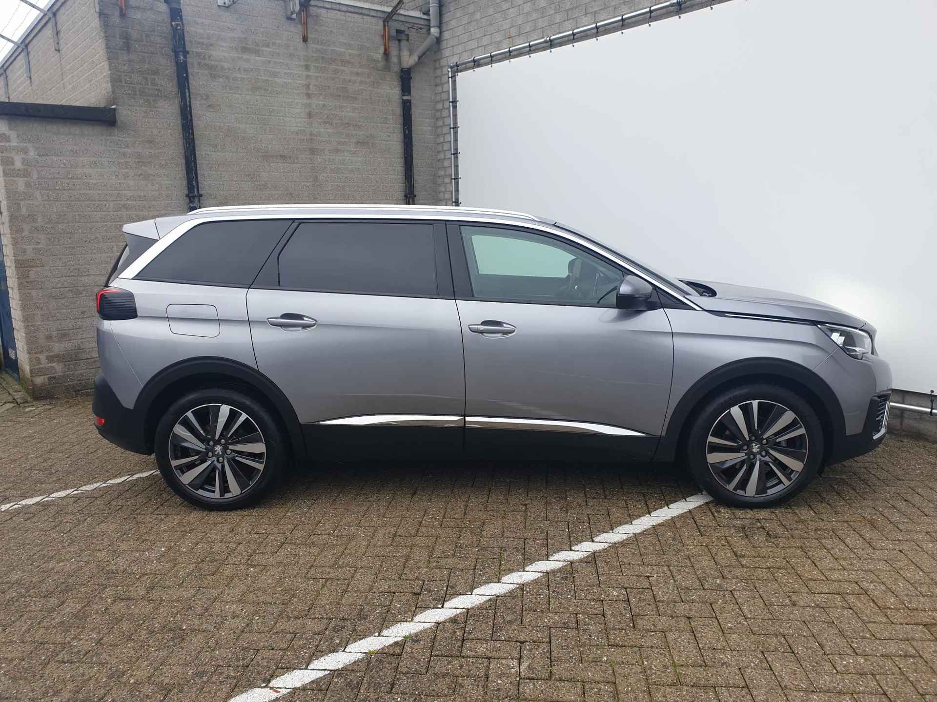 Peugeot 5008 1.2 PureTech Blue Lease Premium | Navigatie | Camera | Cruise Control - 8/45