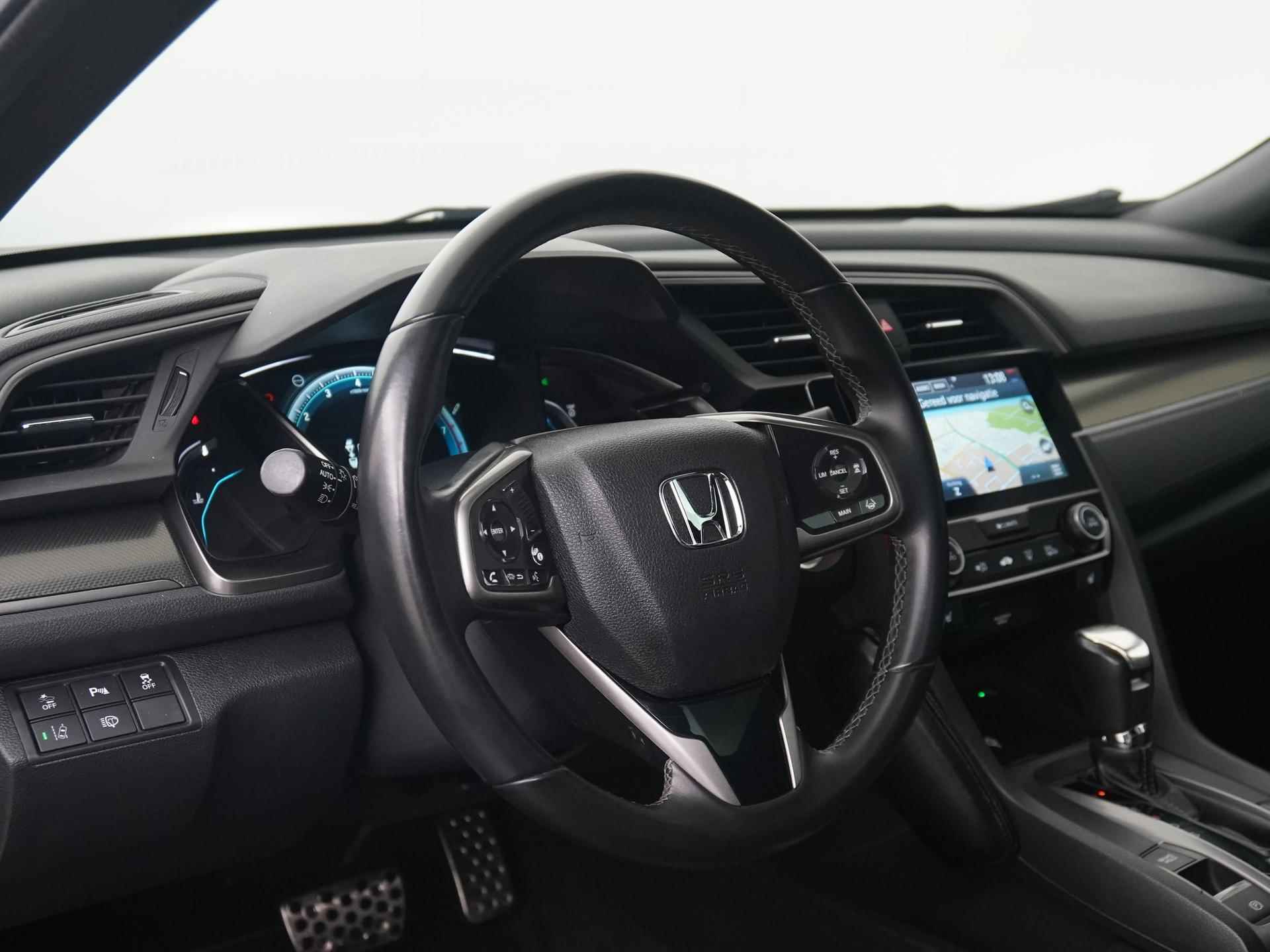 Honda Civic 1.0 i-VTEC Executive | Panoramadak | Trekhaak | Leder | Camera | Navigatie | Apple Carplay | Zondag Open! - 34/39