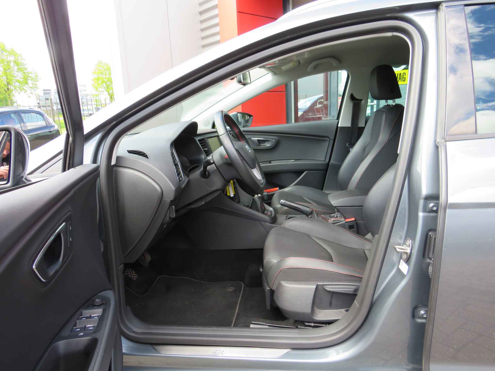 SEAT León ST 1.4 EcoTSI FR Connect| 150-PK| | Clima-Airco | Navigatie | Parkeersensoren | Incl. BOVAG Garantie | - 27/52