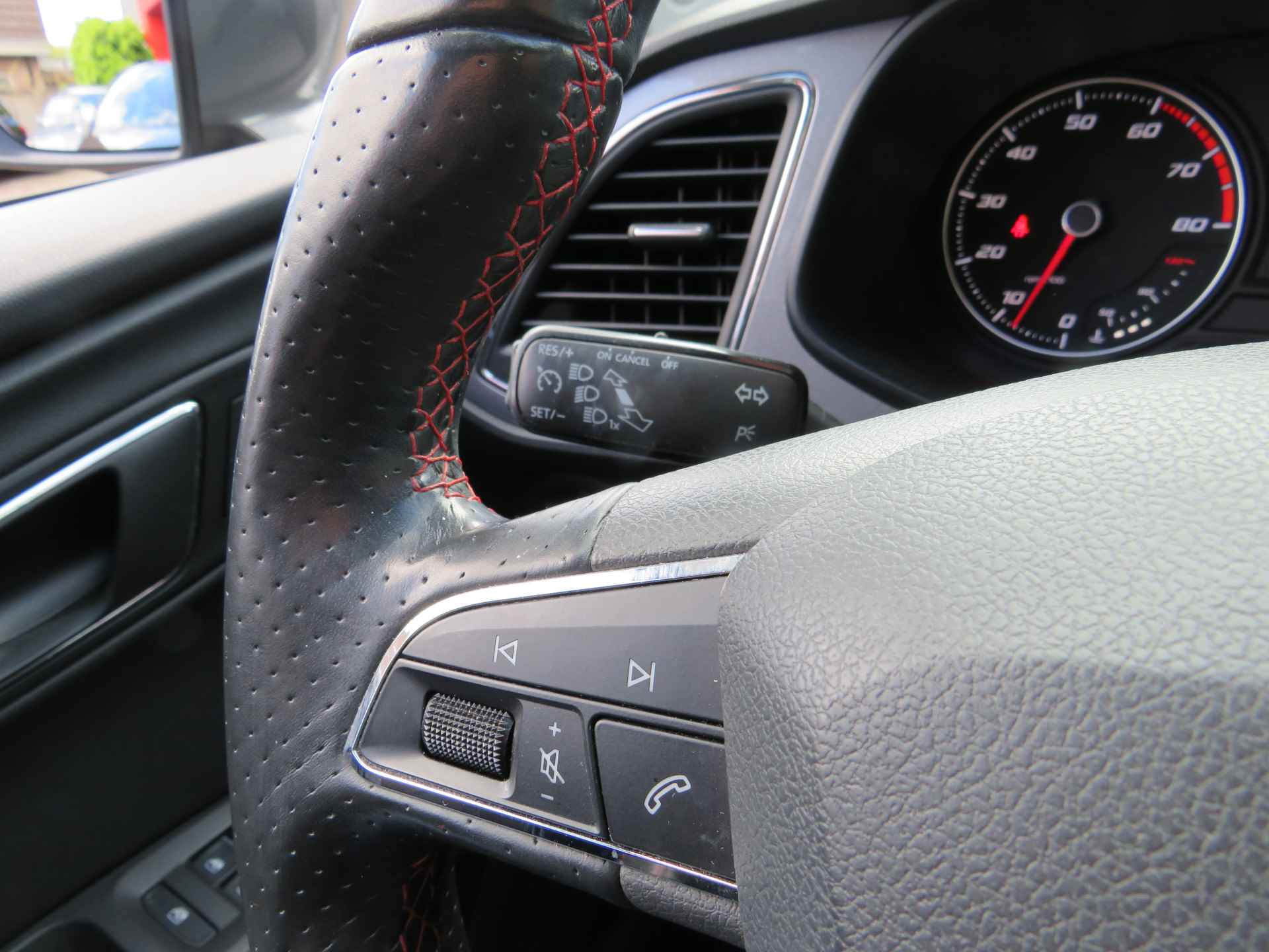 SEAT León ST 1.4 EcoTSI FR Connect| 150-PK| | Clima-Airco | Navigatie | Parkeersensoren | Incl. BOVAG Garantie | - 32/52