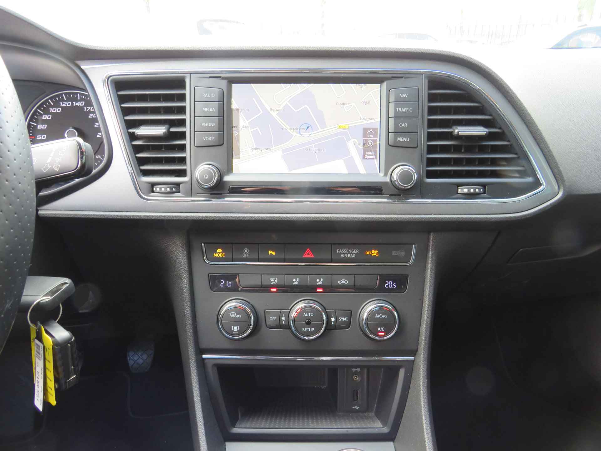 SEAT León ST 1.4 EcoTSI FR Connect| 150-PK| | Clima-Airco | Navigatie | Parkeersensoren | Incl. BOVAG Garantie | - 36/52