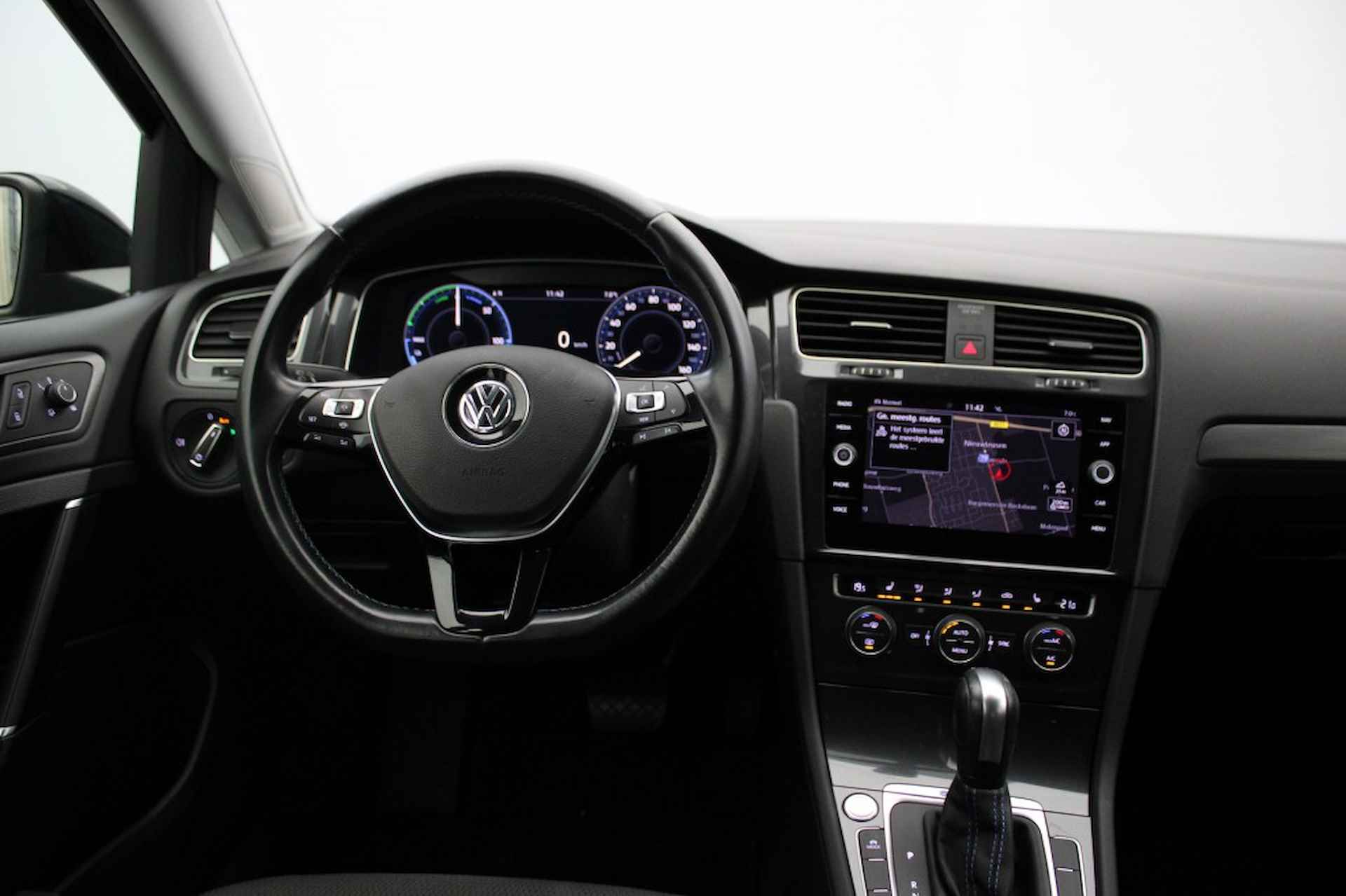 VOLKSWAGEN E-golf E-DITION - Adapt. Cruise - Digital Cockpit - Stoelverw. - 4/31