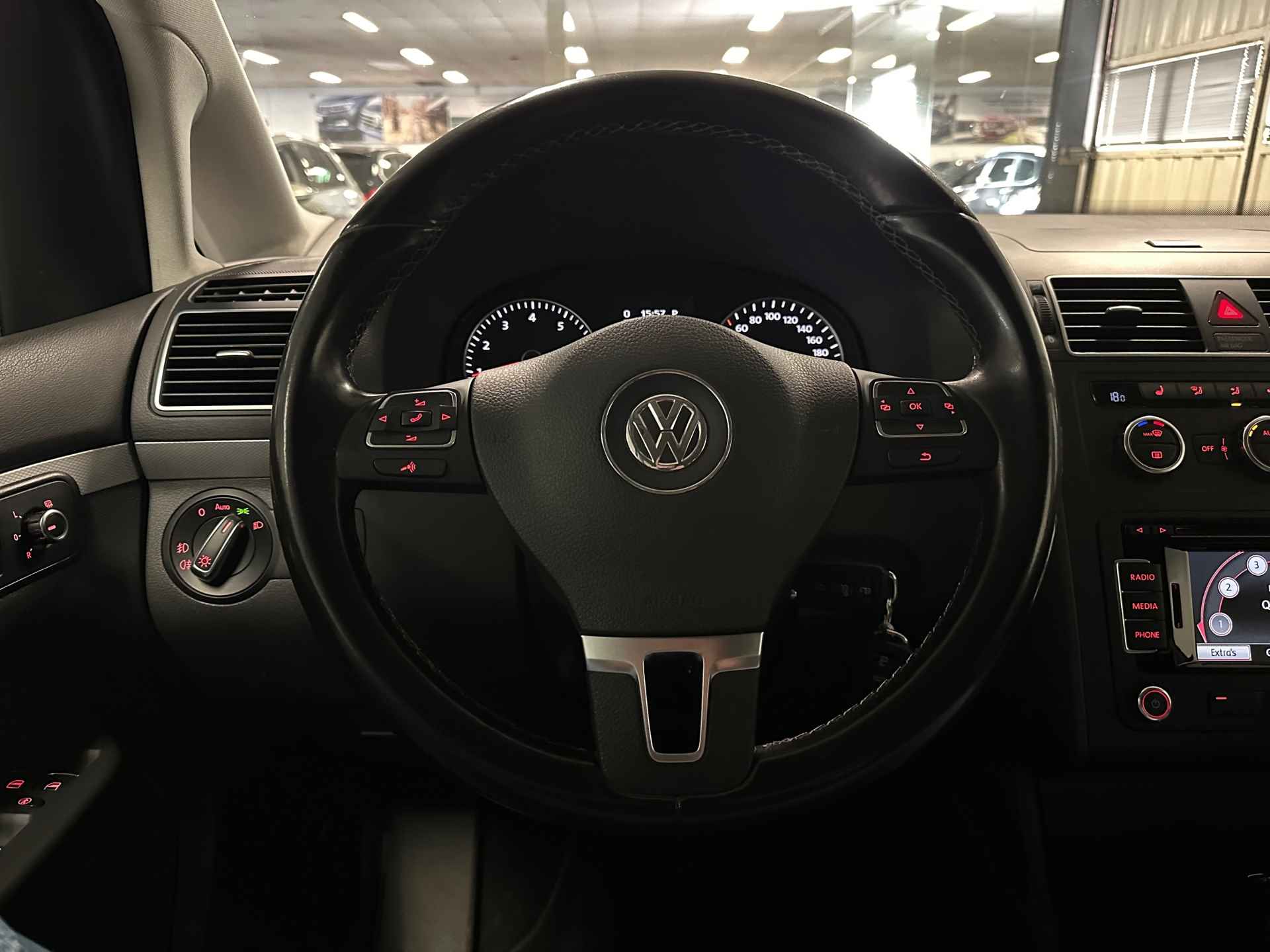 Volkswagen Touran 1.4 TSI Highline * Automaat / Afn. Trekhaak / Navigatie / Cruise control * - 13/23