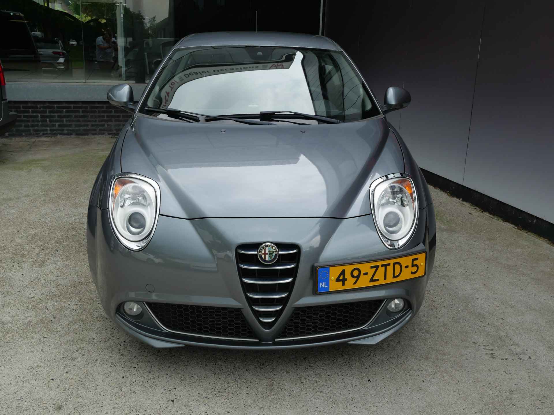 Alfa Romeo MiTo TwinAir DISTINCTIVE | LEER | CLIMA | CRUISE | 6-BAK | NIEUWE APK!! - 4/15