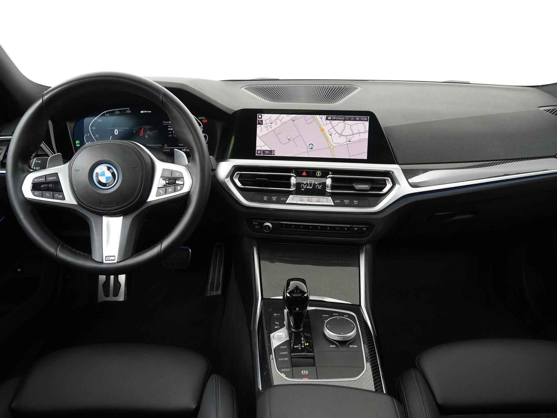 BMW 3 Serie 330e M Sport Shadow | Schuifdak | Leder/Alcantara | Comfort Access | Carplay | Zondag Open! - 5/43