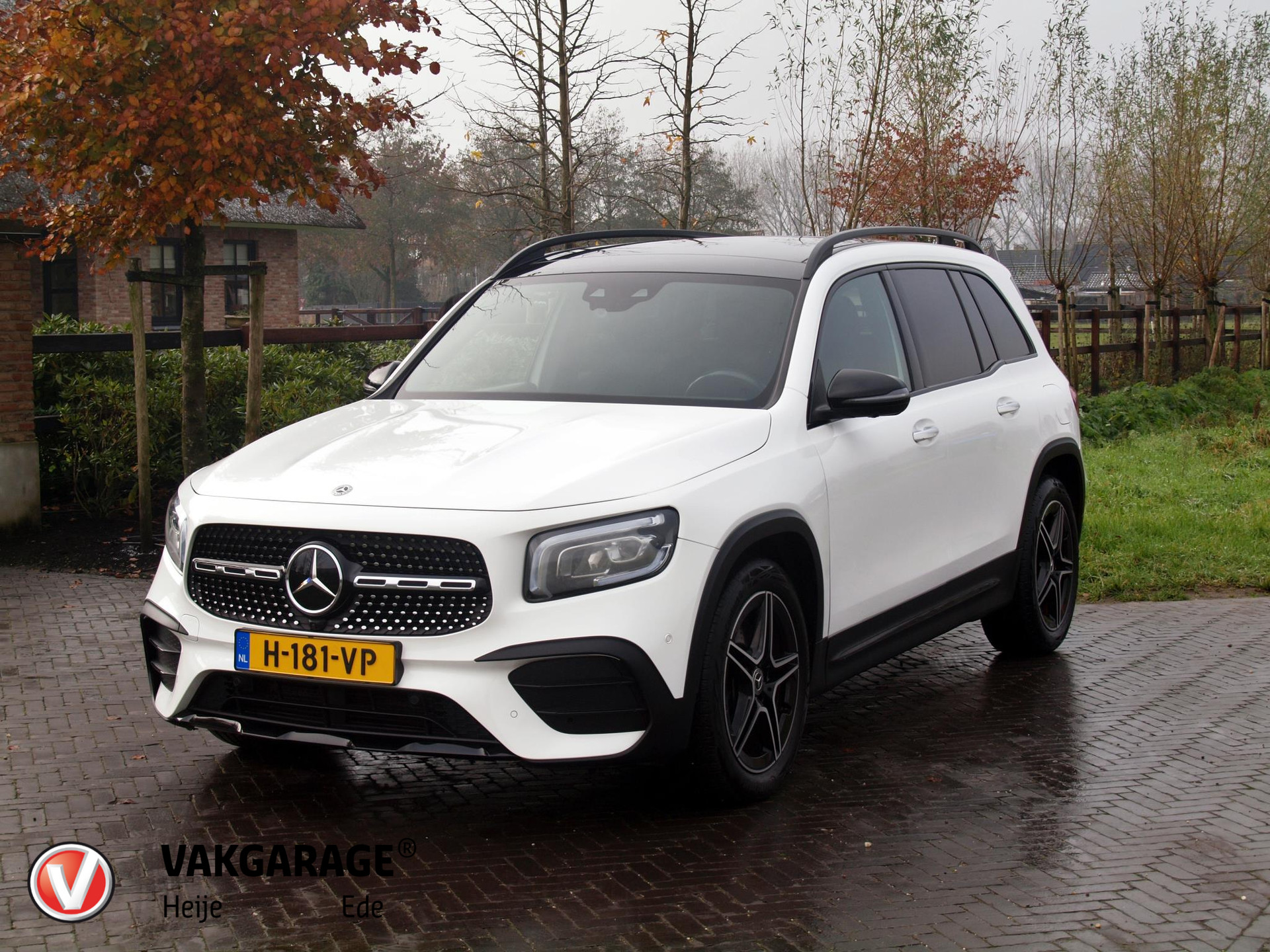 Mercedes-Benz GLB 250 4MATIC Premium | Apple Carplay | Camera | Panoramadak | Navi | Cruise Control | bij viaBOVAG.nl