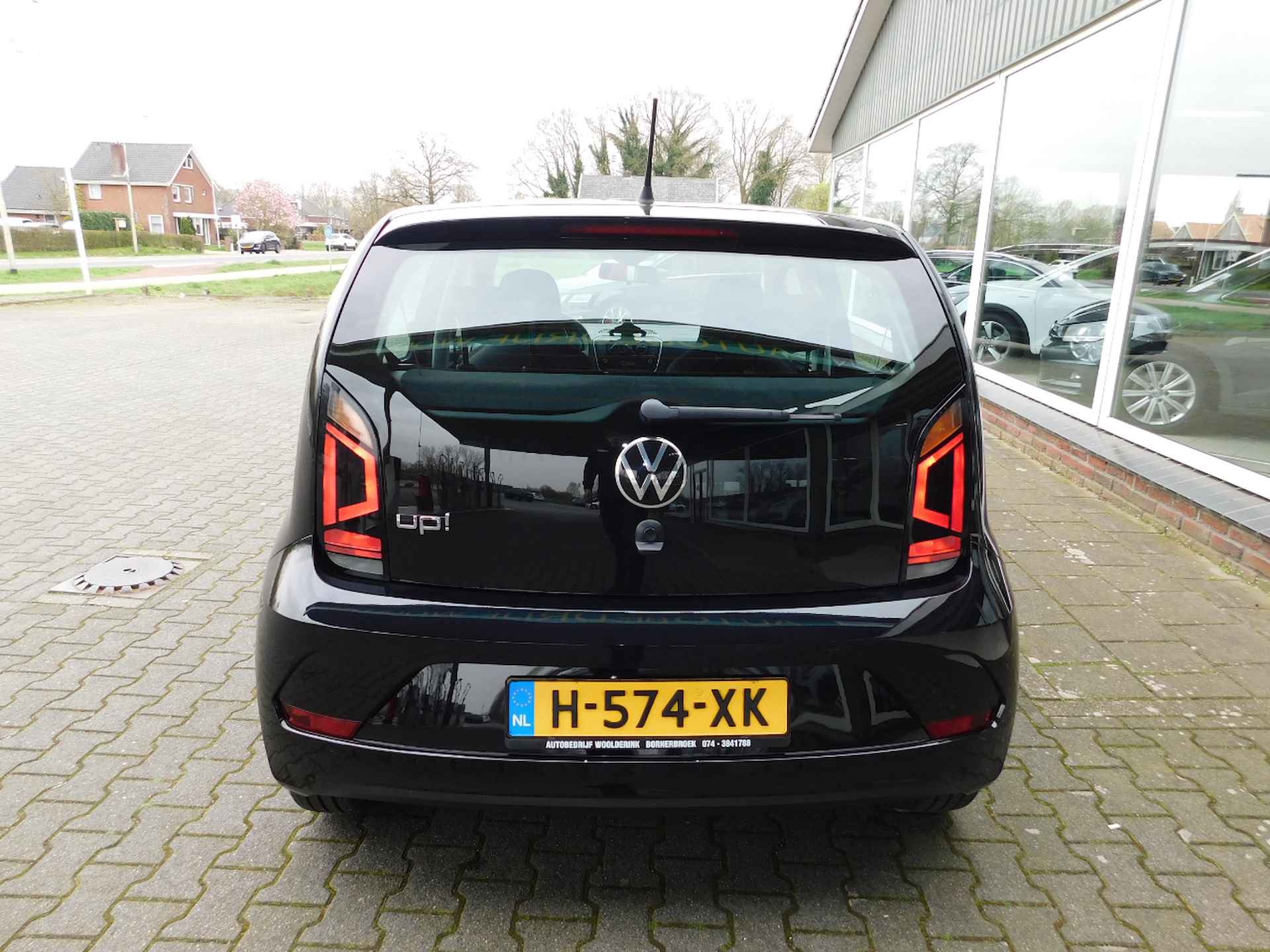 Volkswagen up! 1.0MPI 60PK MOVE UP! All-in Prijs! 1 jaar garantie - 9/24