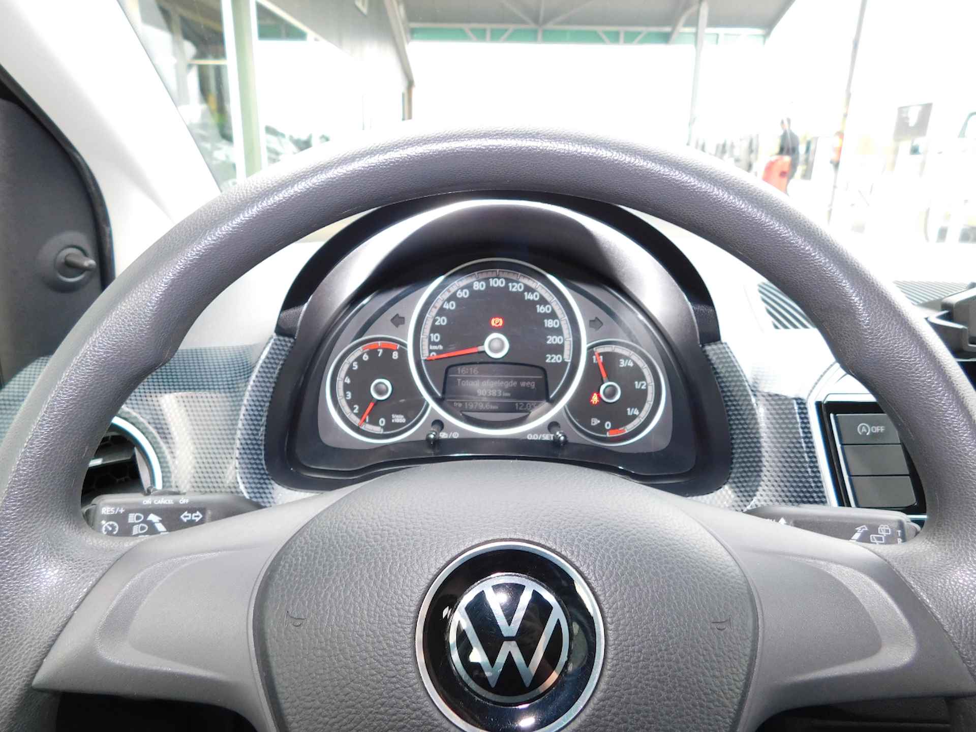Volkswagen up! 1.0MPI 60PK MOVE UP! All-in Prijs! 1 jaar garantie - 10/24
