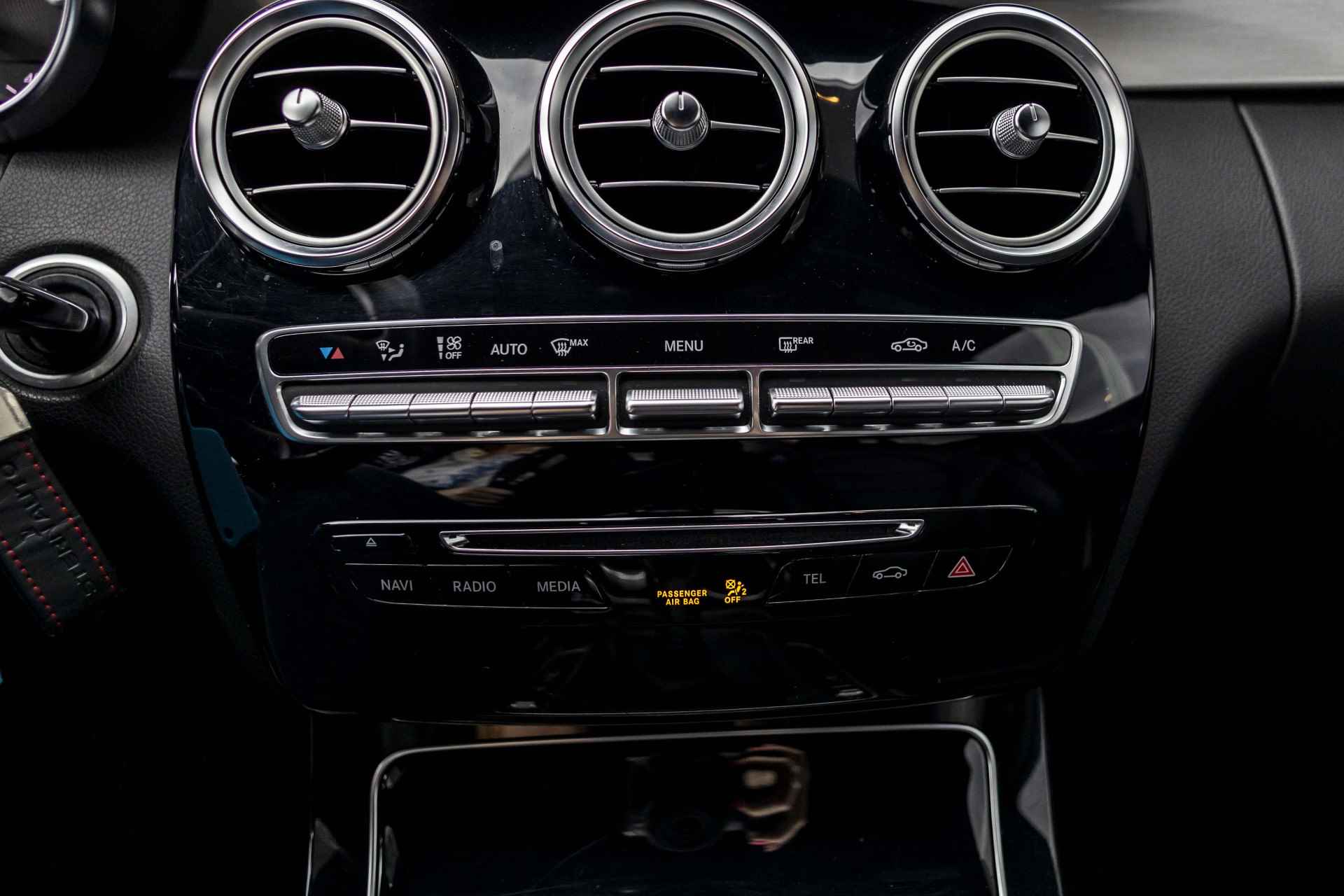 Mercedes-Benz C-Klasse Estate 180 CDI AMG Sport Edition | NL Auto | Trekhaak | Volleder | Burmester | - 33/51