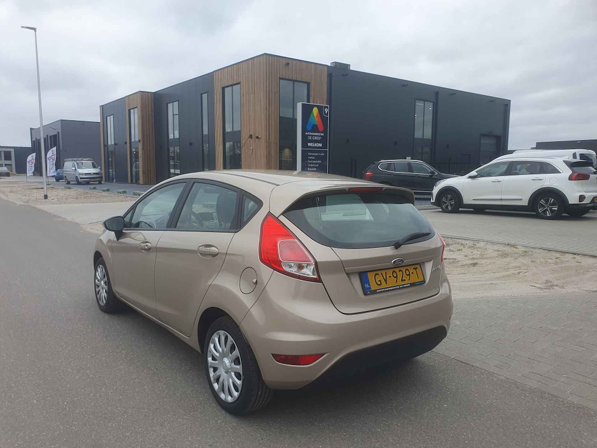 Ford Fiesta 1.0 Style 65 pk voorruitverwarming  / nieuwe distrib - 8/22