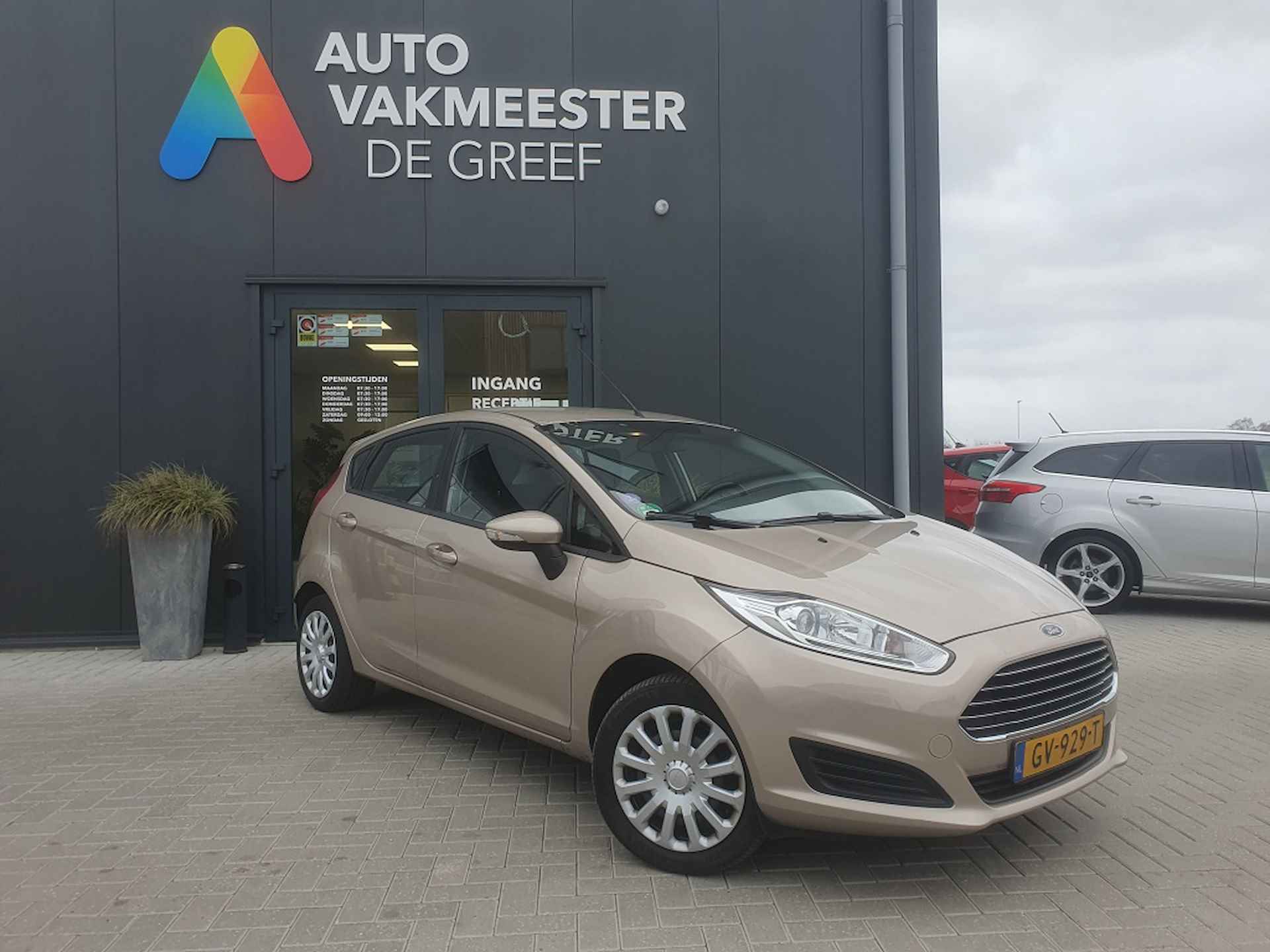 Ford Fiesta 1.0 Style 65 pk voorruitverwarming  / nieuwe distrib - 2/22