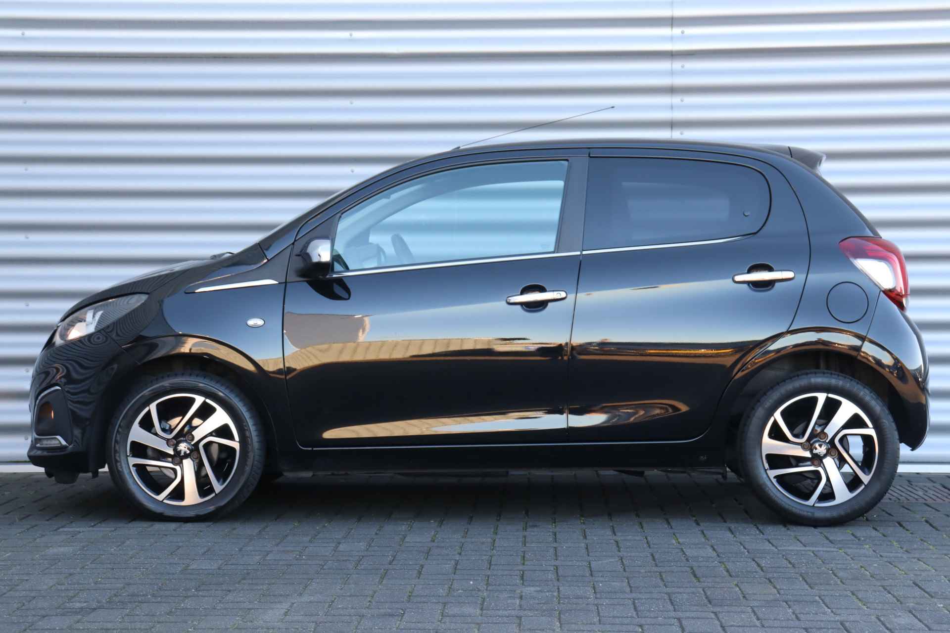 Peugeot 108 1.0 e-VTI 74PK ALLURE / NAVI / CLIMA / LED / 15" LMV / CAMERA / BLUETOOTH / 1E EIGENAAR / NIEUWSTAAT !! - 2/35