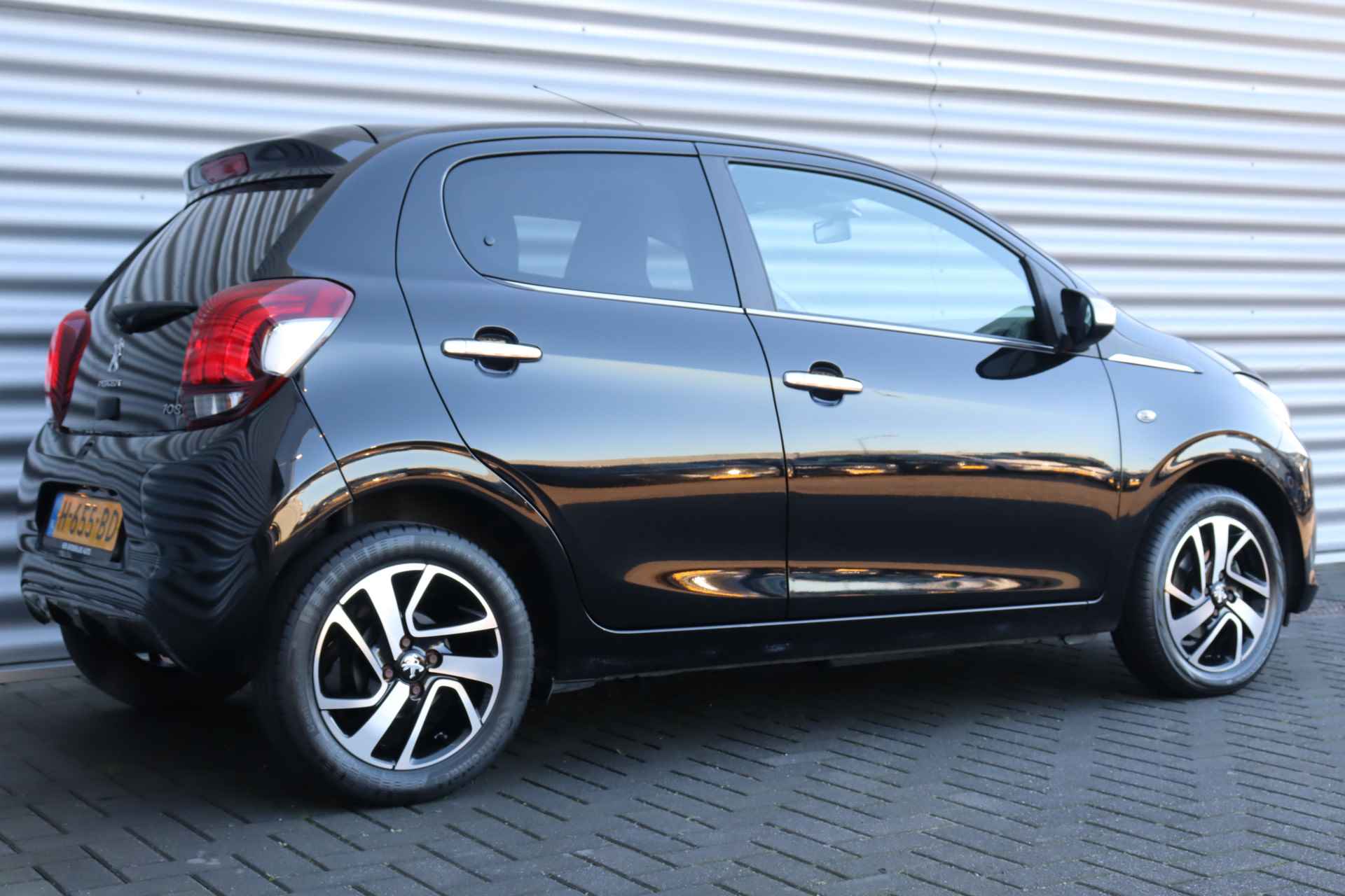 Peugeot 108 1.0 e-VTI 74PK ALLURE / NAVI / CLIMA / LED / 15" LMV / CAMERA / BLUETOOTH / 1E EIGENAAR / NIEUWSTAAT !! - 7/35