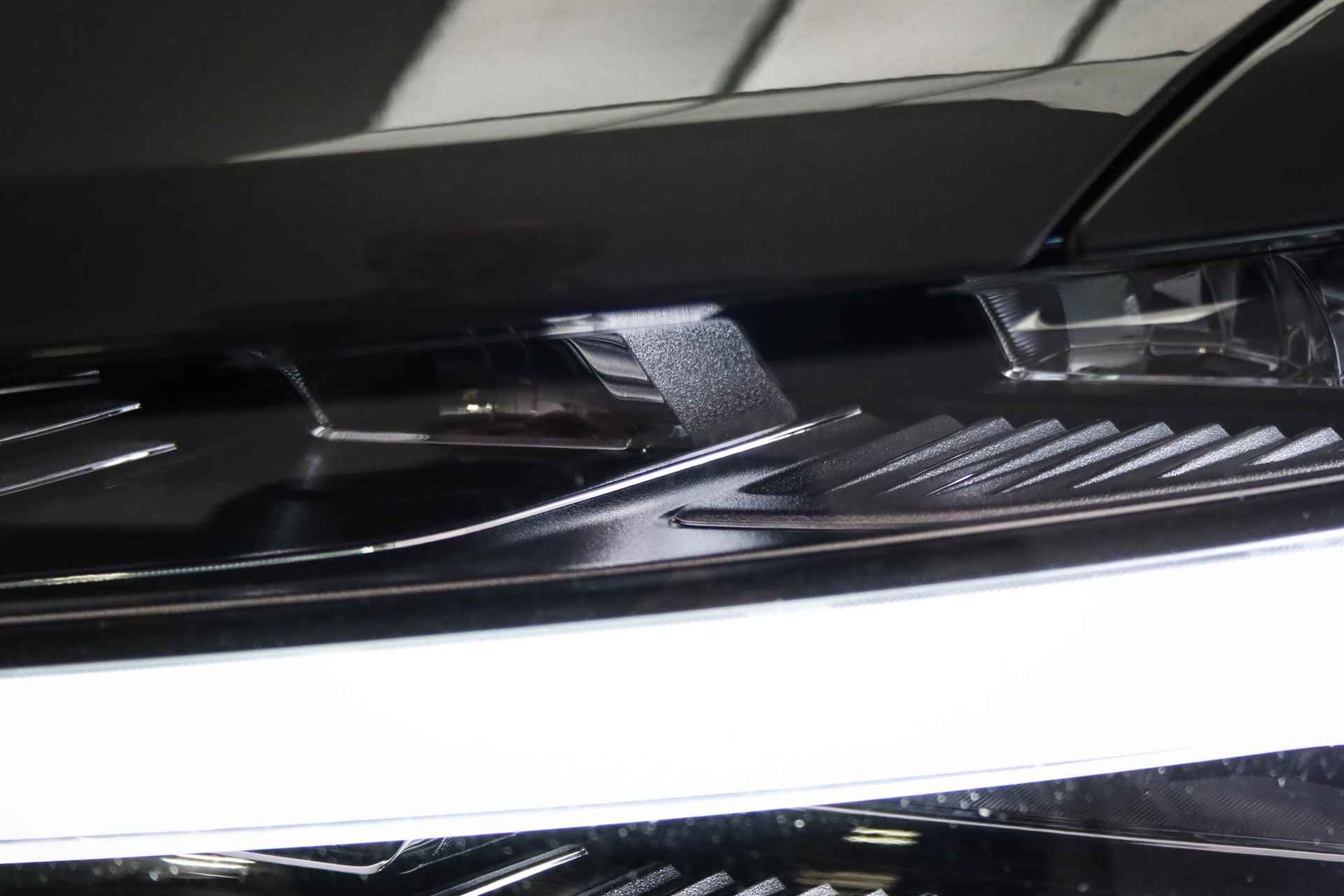 Volvo V60 2.0 D4 Momentum | LED | LEDER | HARMAN KARDON DAB | APPLE |  CD SPELER | DEALER ONDERHOUDEN - 13/48
