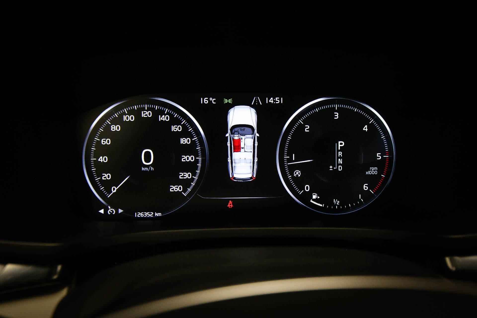 Volvo V60 2.0 D4 Momentum | LED | LEDER | HARMAN KARDON DAB | APPLE |  CD SPELER | DEALER ONDERHOUDEN - 30/48