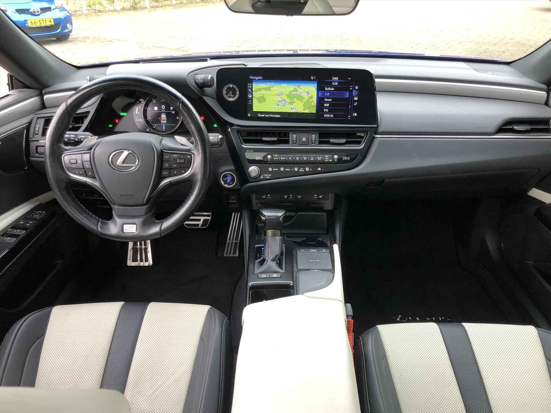 Lexus Es 300h F Sport Line | Schuifdak, Mark Levinson, HUD, Leer, Stoelventilatie, 360 graden camera, Dodehoekherkenning, Eerste eigenaar, BTW auto - 21/43