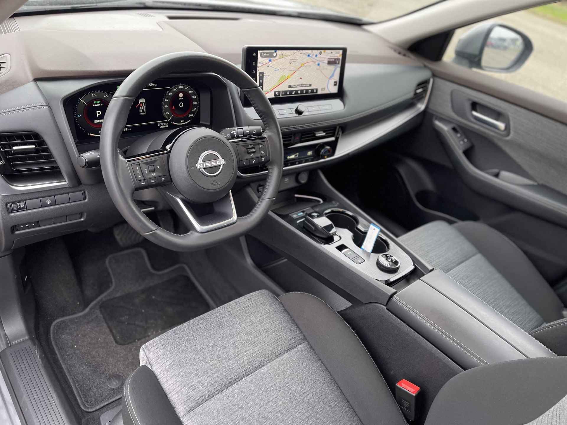 Nissan X-Trail 1.5 e-4orce N-Connecta 4WD 7p. Lounge Pack / PRIJS = RIJKLAAR! / Panoramadak | Adapt. Cruise Control | 360° Camera | Dodehoek | Apple Carplay/Android Auto - 10/25