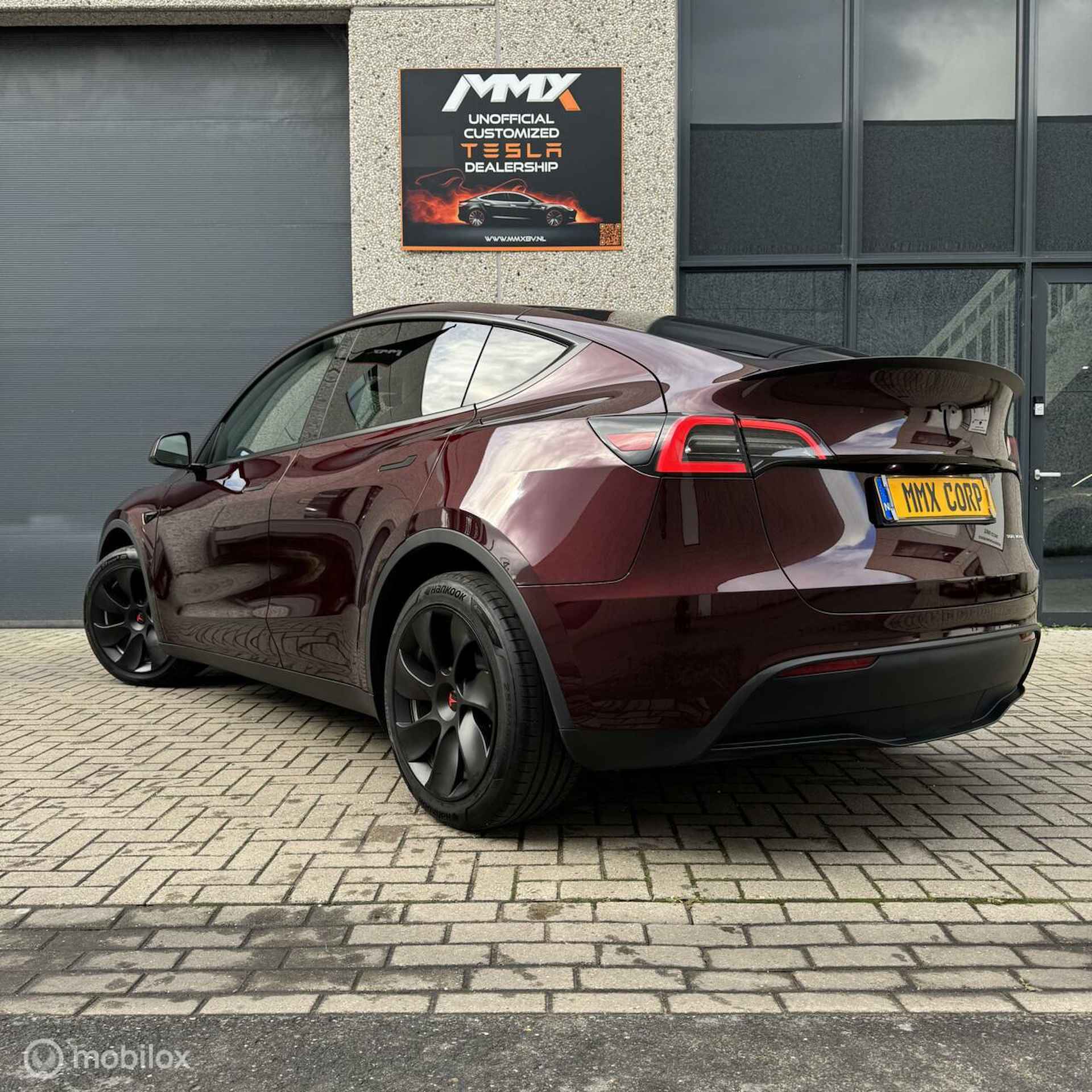 Model Y Long Range AWD MiG RED CHERRY MMX PACK - 7/18