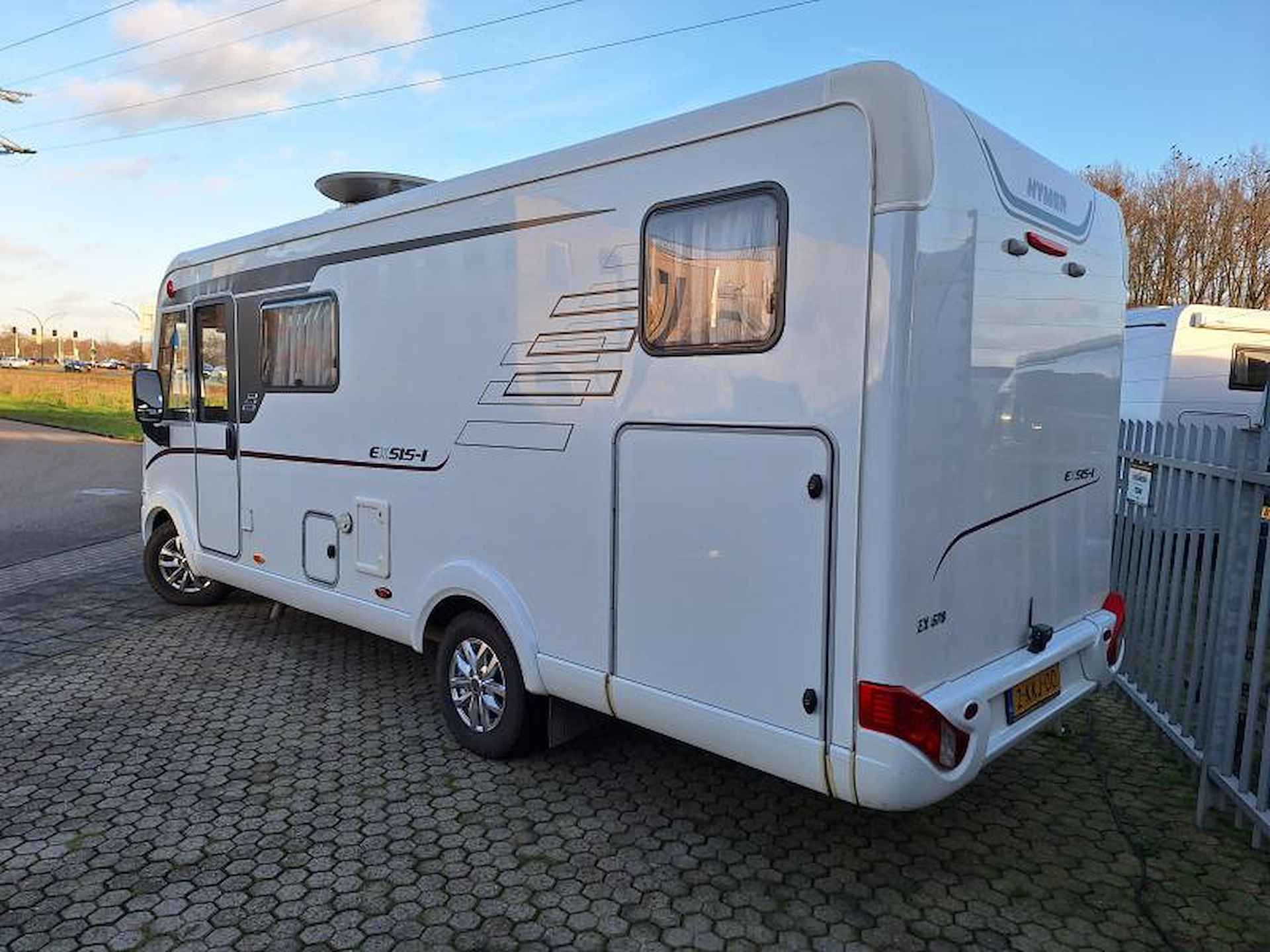 Hymer Exsis-I 578 2 APARTE BEDDEN+HEFBED - 5/20