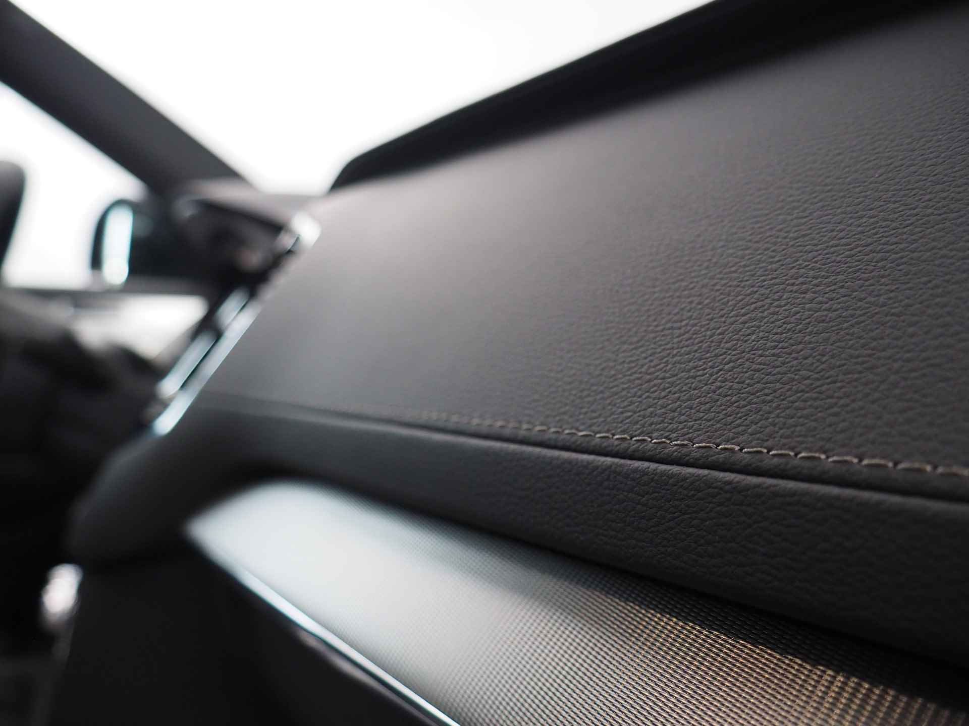 Volvo XC90 2.0 T8 Recharge AWD Inscription | Luchtvering | Pilot Assist | Stuur/Stoelverwarming | Stoelventilatie | Bowers & Wilkins Geluidssysteem | Dodehoekdetectie | Panoramadak | Apple CarPlay/ Android Auto | Inc. 220v Laadkabel - 10/38
