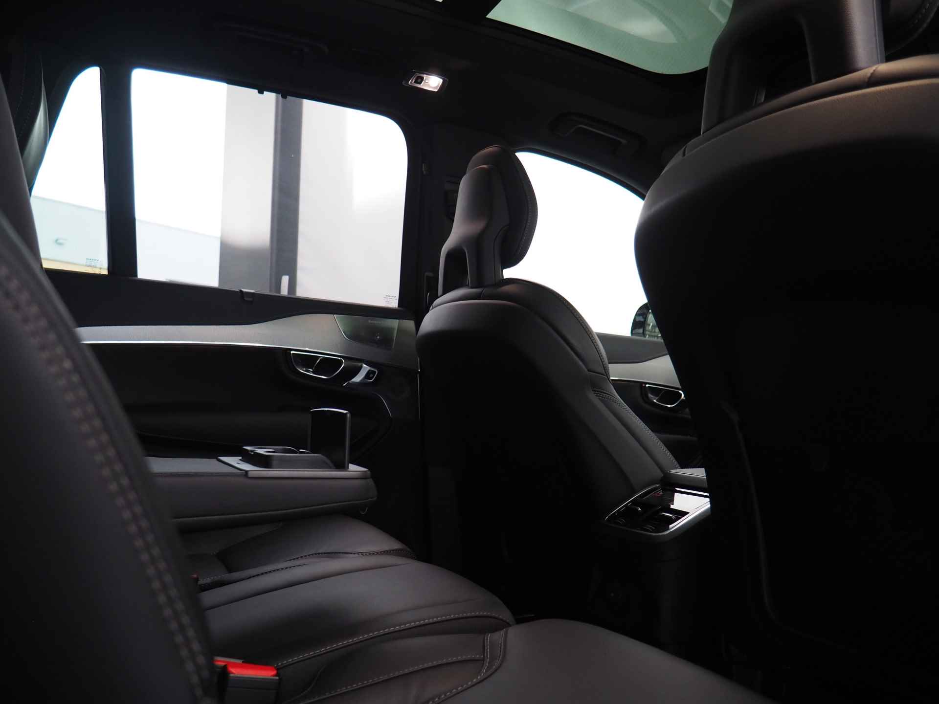 Volvo XC90 2.0 T8 Recharge AWD Inscription | Luchtvering | Pilot Assist | Stuur/Stoelverwarming | Stoelventilatie | Bowers & Wilkins Geluidssysteem | Dodehoekdetectie | Panoramadak | Apple CarPlay/ Android Auto | Inc. 220v Laadkabel - 11/38