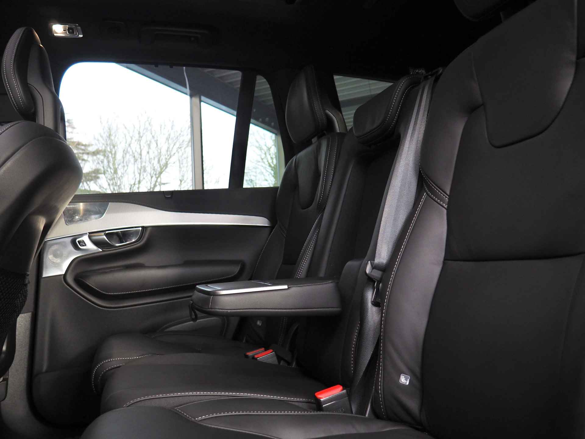 Volvo XC90 2.0 T8 Recharge AWD Inscription | Luchtvering | Pilot Assist | Stuur/Stoelverwarming | Stoelventilatie | Bowers & Wilkins Geluidssysteem | Dodehoekdetectie | Panoramadak | Apple CarPlay/ Android Auto | Inc. 220v Laadkabel - 15/38