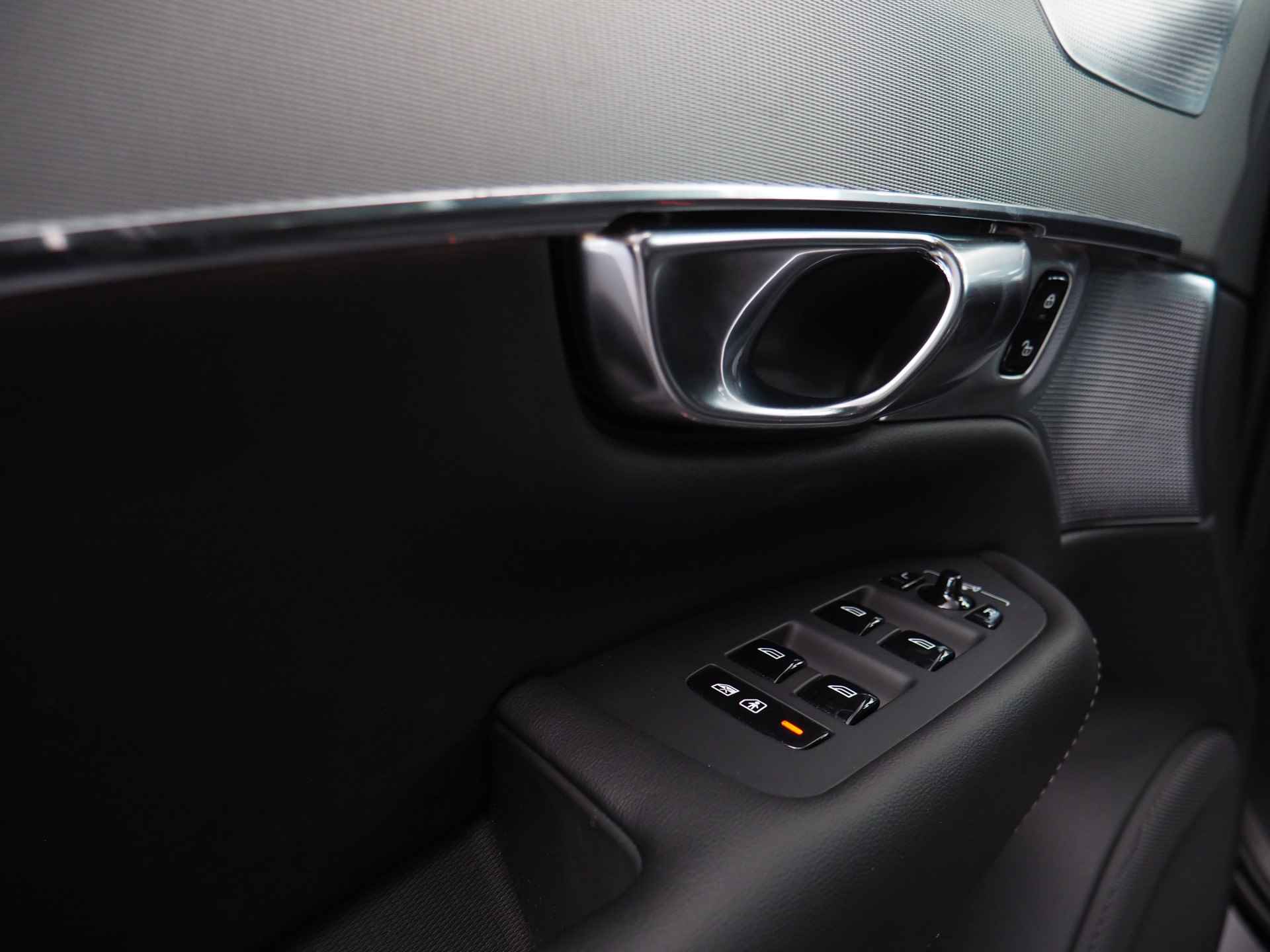Volvo XC90 2.0 T8 Recharge AWD Inscription | Luchtvering | Pilot Assist | Stuur/Stoelverwarming | Stoelventilatie | Bowers & Wilkins Geluidssysteem | Dodehoekdetectie | Panoramadak | Apple CarPlay/ Android Auto | Inc. 220v Laadkabel - 20/38
