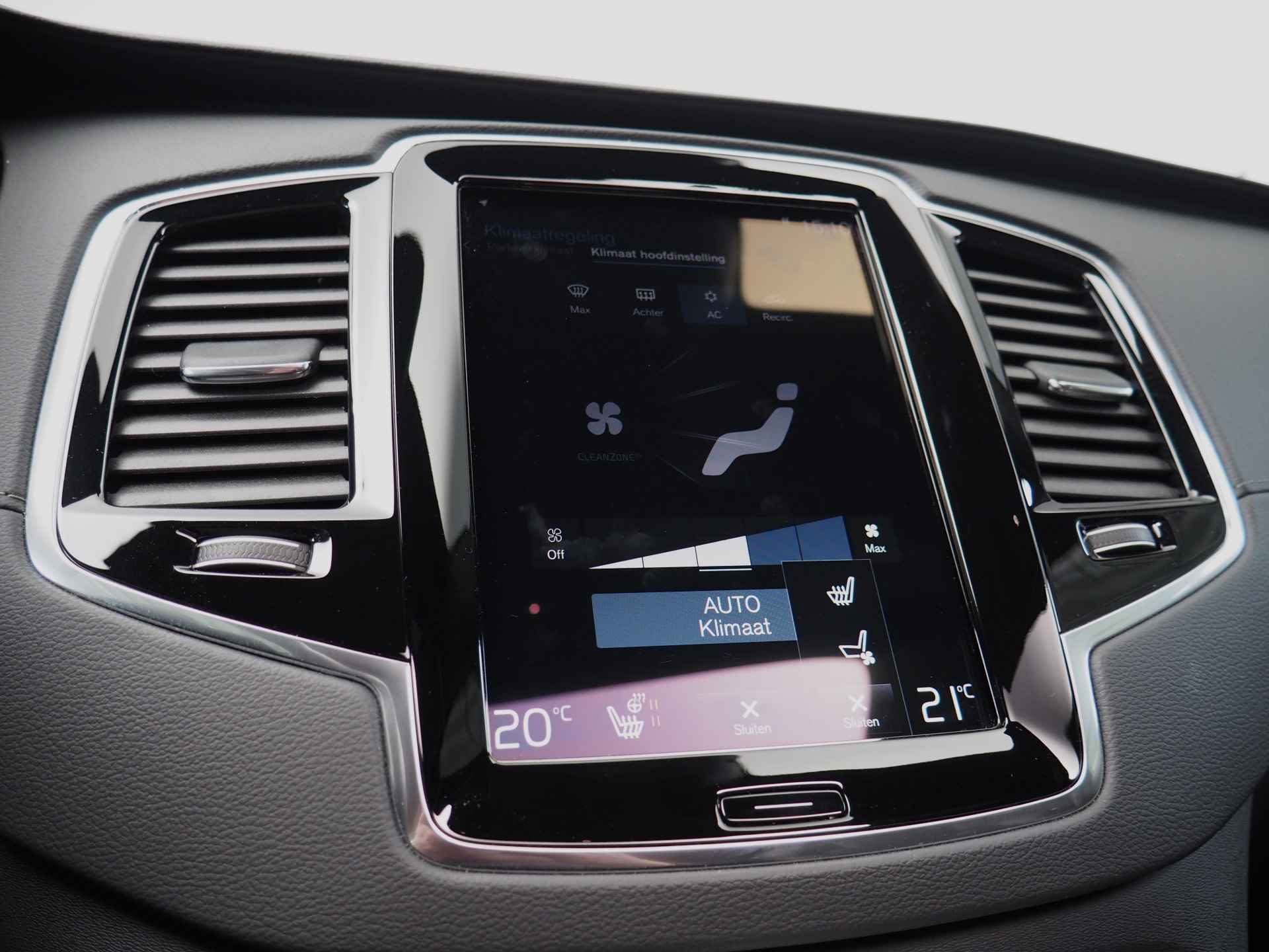 Volvo XC90 2.0 T8 Recharge AWD Inscription | Luchtvering | Pilot Assist | Stuur/Stoelverwarming | Stoelventilatie | Bowers & Wilkins Geluidssysteem | Dodehoekdetectie | Panoramadak | Apple CarPlay/ Android Auto | Inc. 220v Laadkabel - 30/38