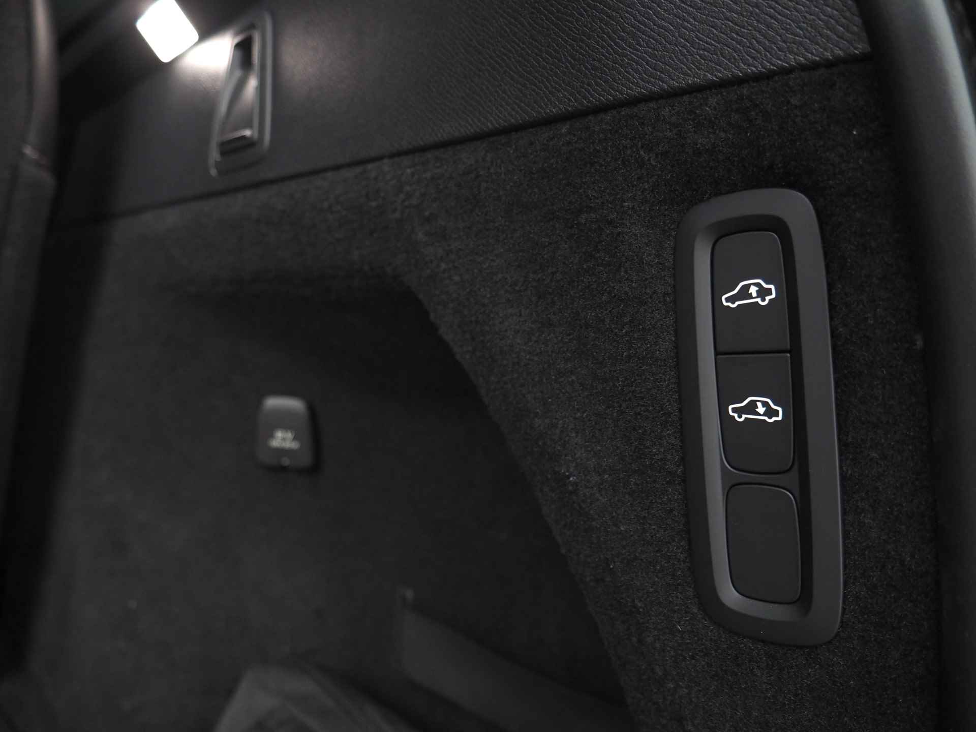 Volvo XC90 2.0 T8 Recharge AWD Inscription | Luchtvering | Pilot Assist | Stuur/Stoelverwarming | Stoelventilatie | Bowers & Wilkins Geluidssysteem | Dodehoekdetectie | Panoramadak | Apple CarPlay/ Android Auto | Inc. 220v Laadkabel - 35/38
