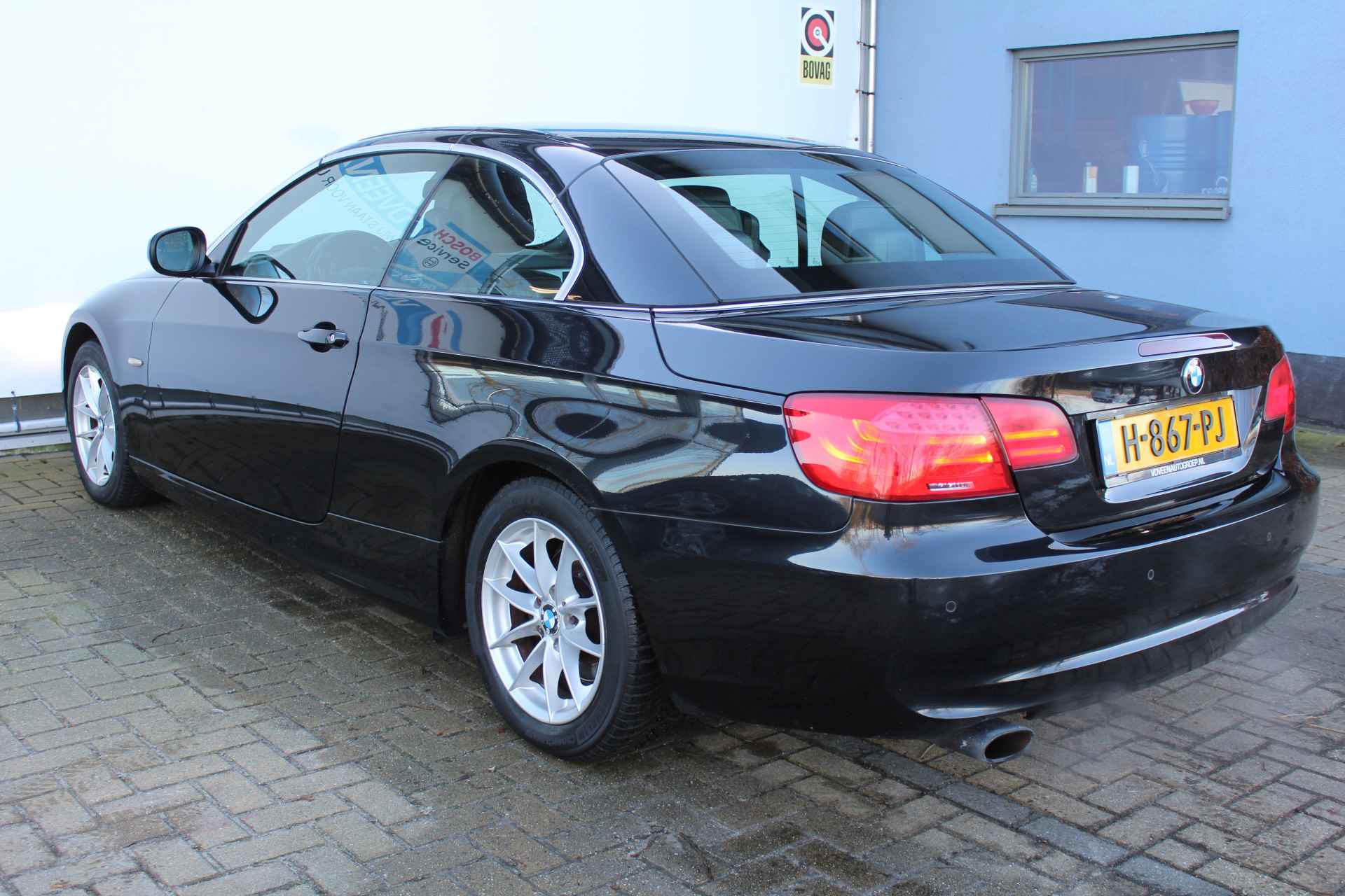 BMW 3 Serie Cabrio 318i | Incl. 12 maanden Garantie | Parkeersensoren V+A | Navigatie | Cruise controle | Climate controle  | Stoelverwarming | Elektrisch verstelbare stoelen | Memory stand bestuurdersstoel | Lederen bekleding | Elektrisch cabriolet dak | Angel eyes | 16 Inch LMV | - 6/57