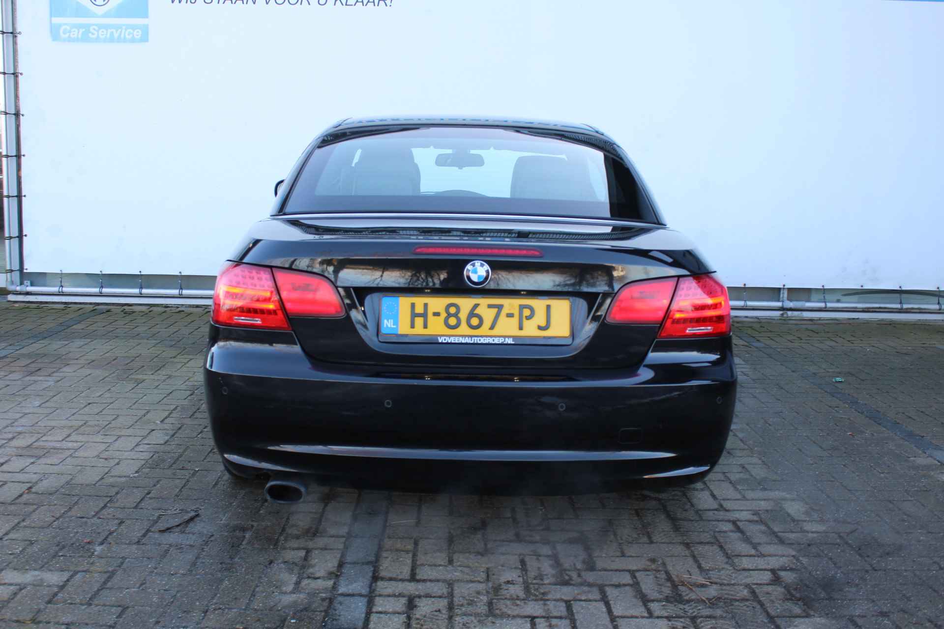 BMW 3 Serie Cabrio 318i | Incl. 12 maanden Garantie | Parkeersensoren V+A | Navigatie | Cruise controle | Climate controle  | Stoelverwarming | Elektrisch verstelbare stoelen | Memory stand bestuurdersstoel | Lederen bekleding | Elektrisch cabriolet dak | Angel eyes | 16 Inch LMV | - 7/57