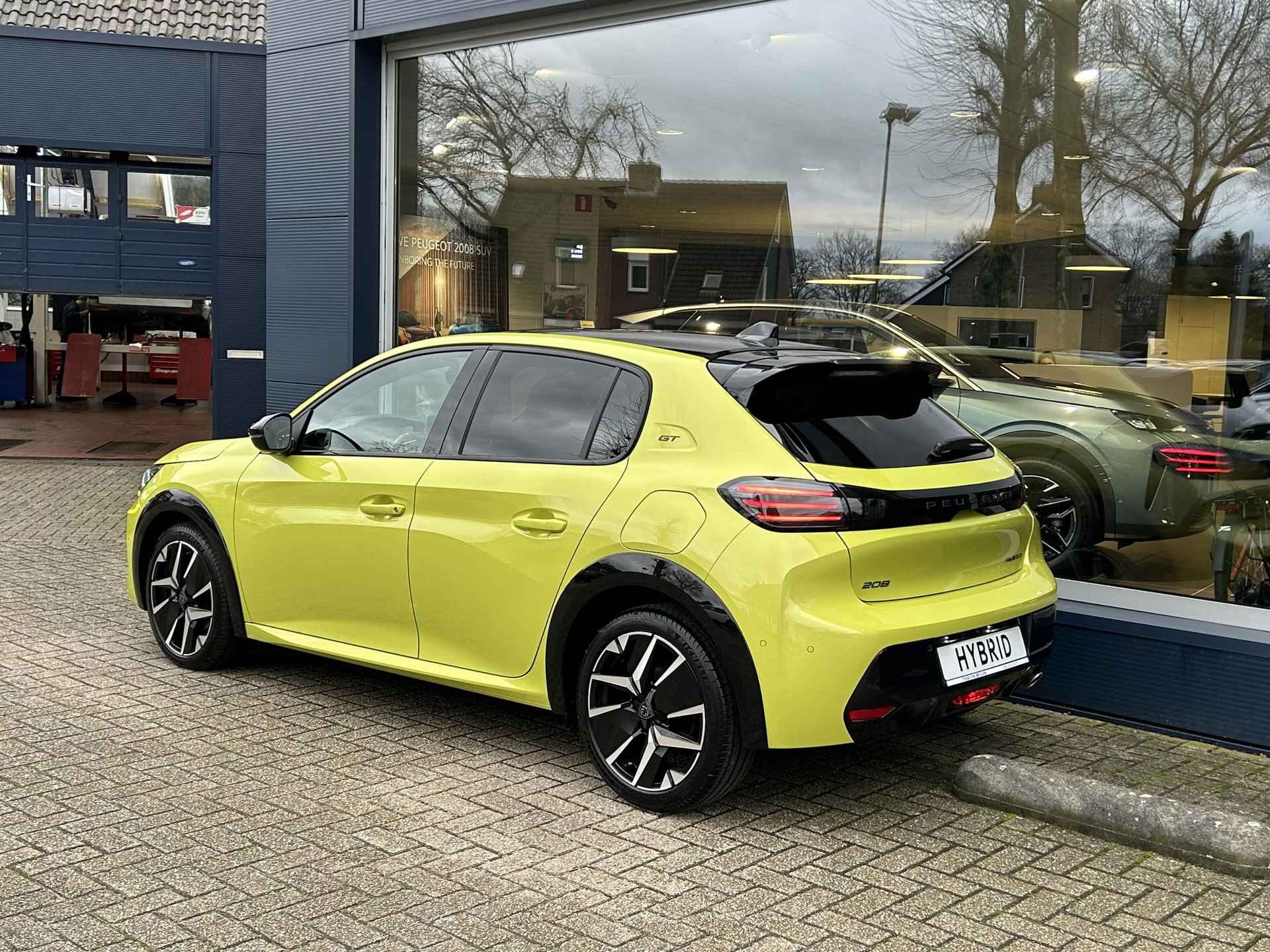 Peugeot 208 Hybrid 100 e-DCS6 GT | Nieuw Model 2024! | Hybride Elektrisch rijden met Automaat | Lichtmetaal | 360 Camera | Dode Hoek Detectie | Navigatie | Zwart Dak | Keyless Entry | LED Verlichting | - 2/54