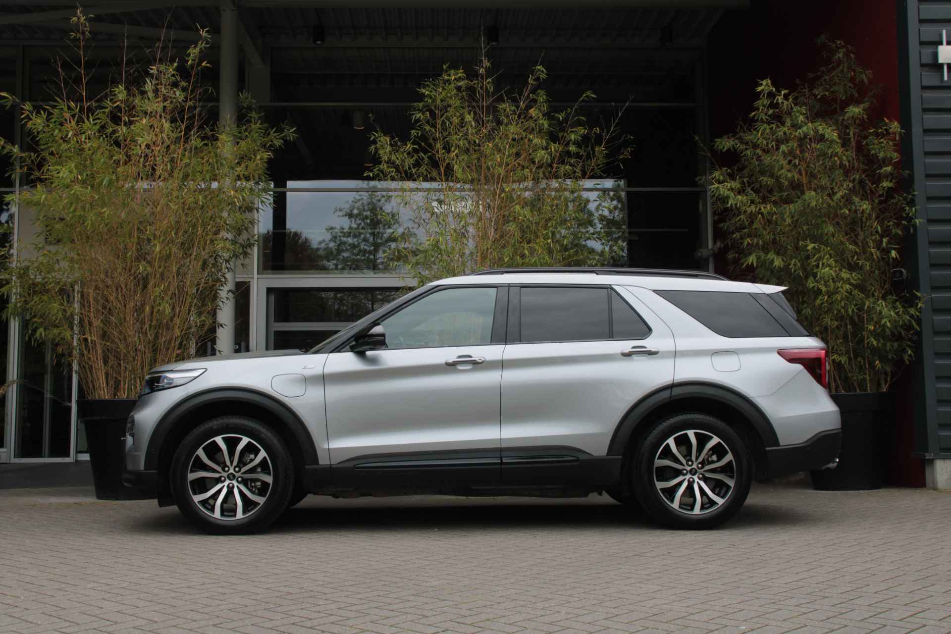 Ford Explorer 3.0 PHEV ST-Line | 2500kg trekgewicht | Schuifdak | Massage | Stoelventilatie | 5jr garantie! | Camera | B&O Audio - 4/18