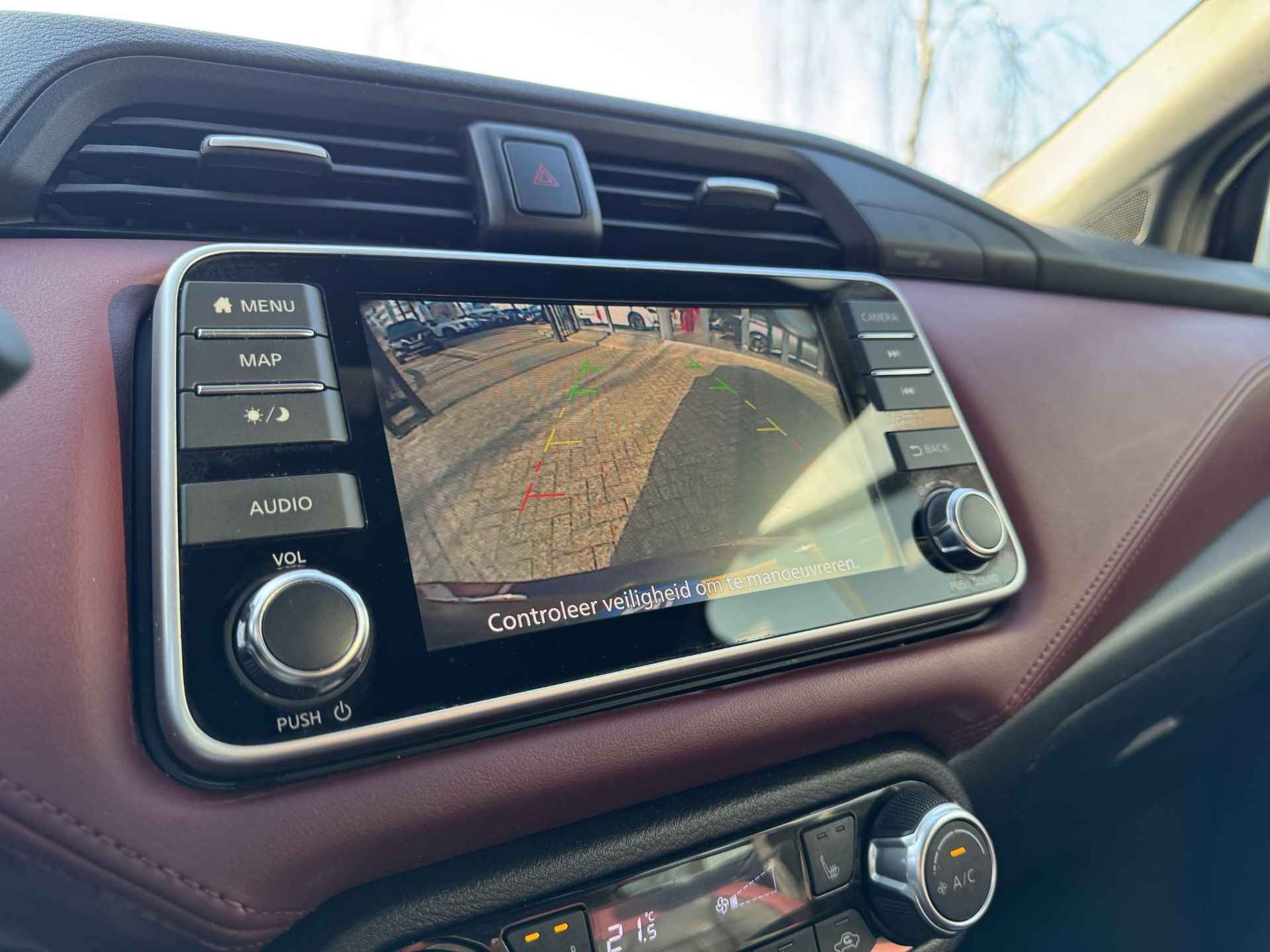 Nissan Micra 1.0 IG-T N-Style | Navigatie | Camera | LED Koplampen | Leder | Stoelverwarming | Apple Carplay/Android Auto | Keyless Entry | Rijklaarprijs! - 17/26