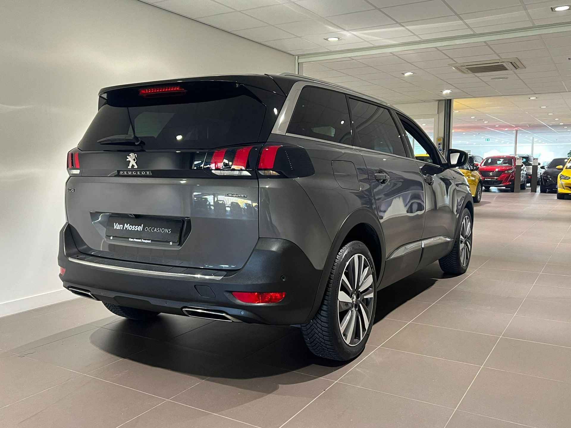 Peugeot 5008 1.2 PureTech GT-Line Automaat / Keyless / Dodehoek Detectie / Sensoren Voor & Achter - 4/26