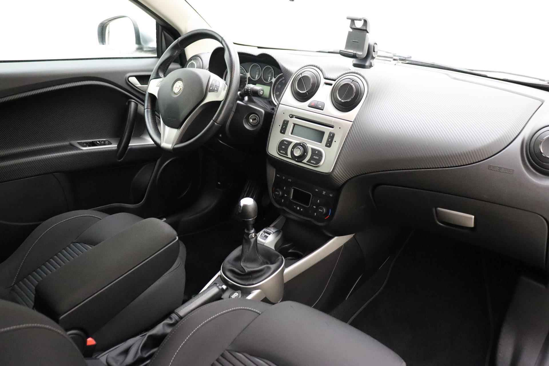 Alfa Romeo MiTo 0.9 TwinAir | Climate Control | Parkeersensoren | Cruise Control | Armsteun | LM velgen | AUX | Isofix | - 3/28