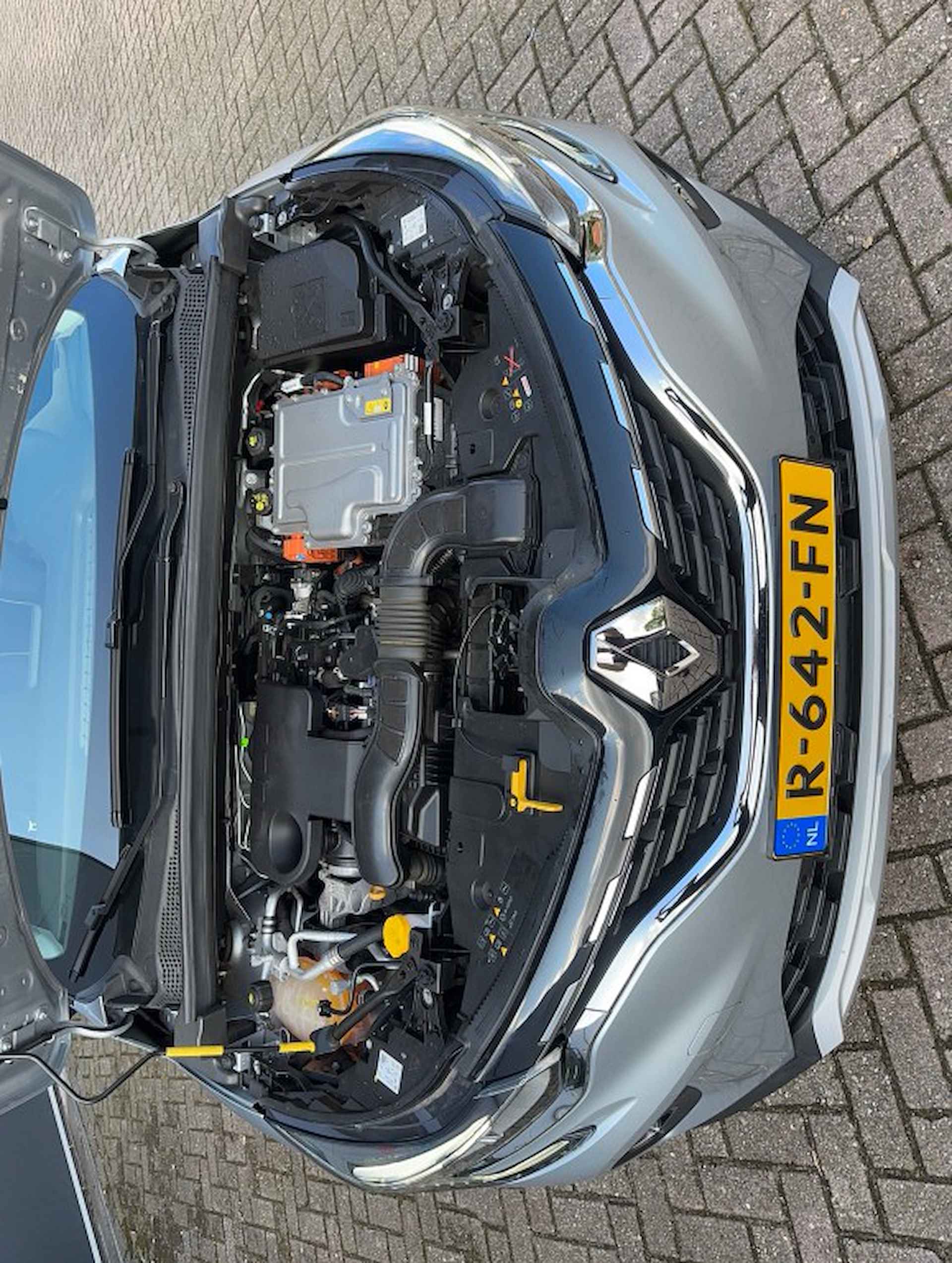 RENAULT Captur E-TECH PLUG-IN HYBRID - 16/24