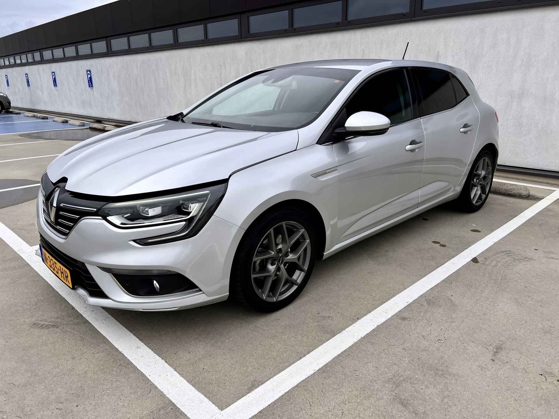 Renault Mégane 1.3 TCe 140 pk Limited | Airco | Navi | Apple-Android | Cruise | Camera | | Groot LED Scherm | % Bovag Occasion Partner % - 3/34