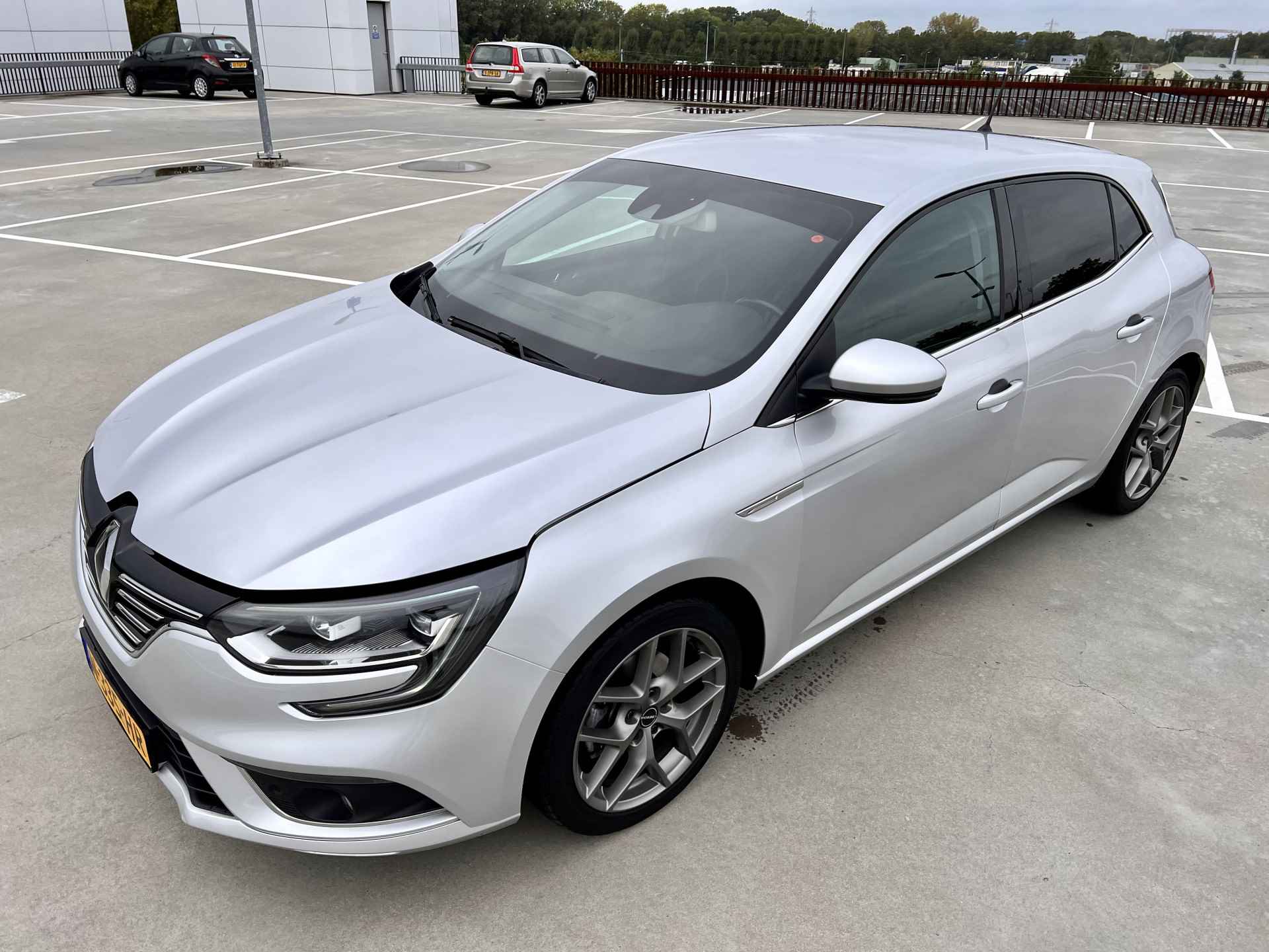 Renault Mégane 1.3 TCe 140 pk Limited | Airco | Navi | Apple-Android | Cruise | Camera | | Groot LED Scherm | % Bovag Occasion Partner % - 34/34