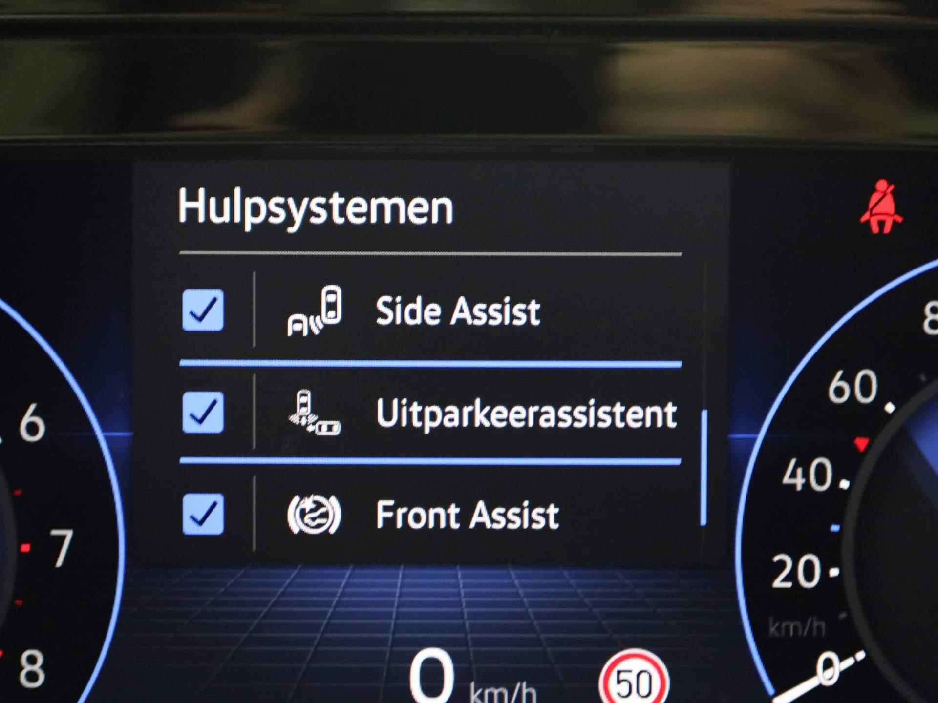 Volkswagen Golf Variant 1.0eTSI/110PK Life Business DSG · Navigatie · Parkeersensoren + Camera · Stoel-/stuurverwarming - 12/40