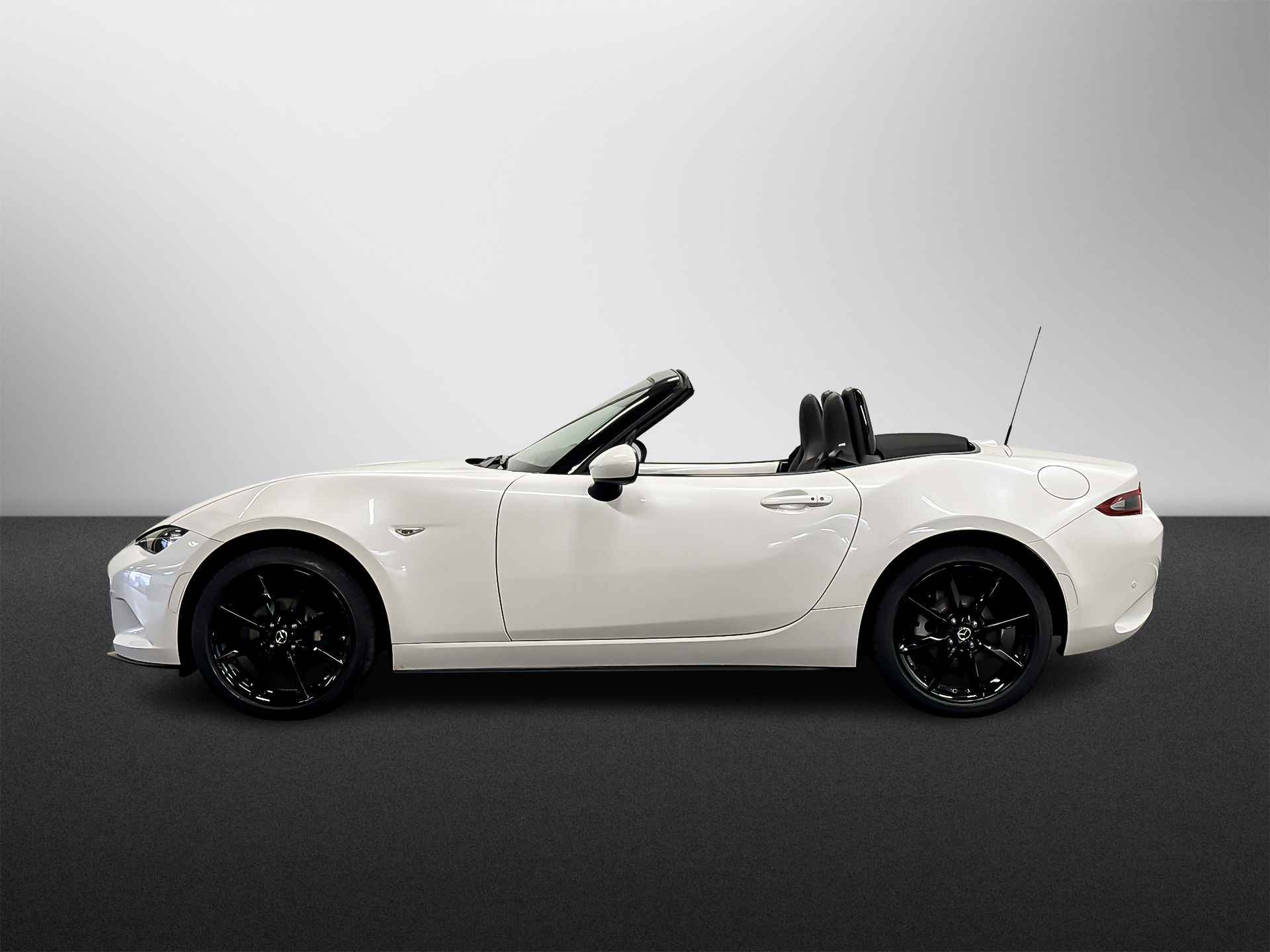 MAZDA Mx-5 1.5 SKYACTIV-G 132PK GT-M BLACK&WHITE NAVI FULL LED CAMERA LEDER PDC NL-AUTO NAP - 3/29