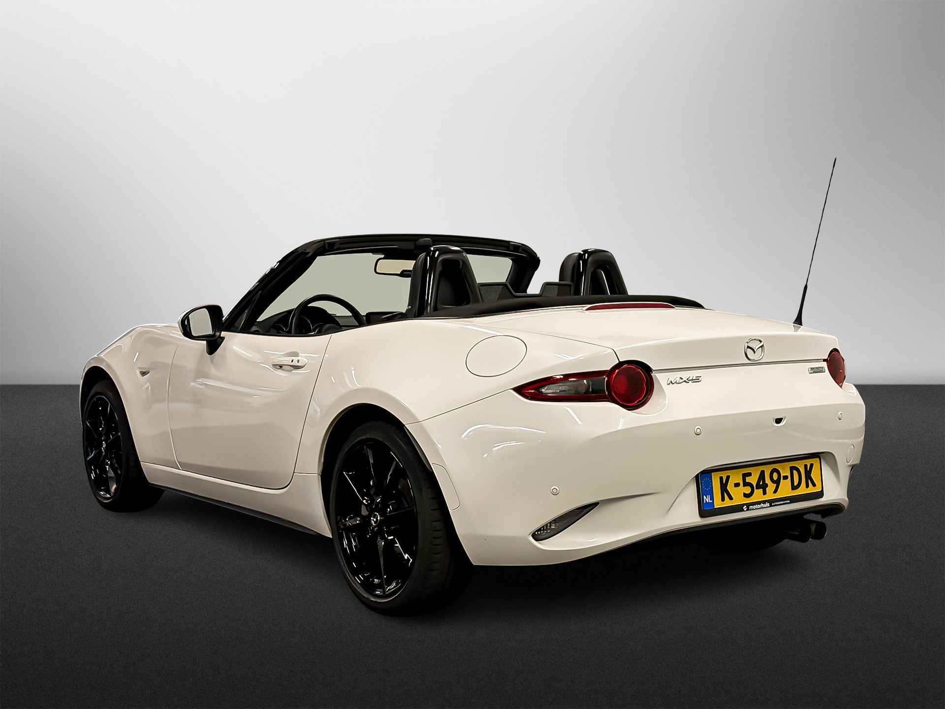 MAZDA Mx-5 1.5 SKYACTIV-G 132PK GT-M BLACK&WHITE NAVI FULL LED CAMERA LEDER PDC NL-AUTO NAP - 5/29