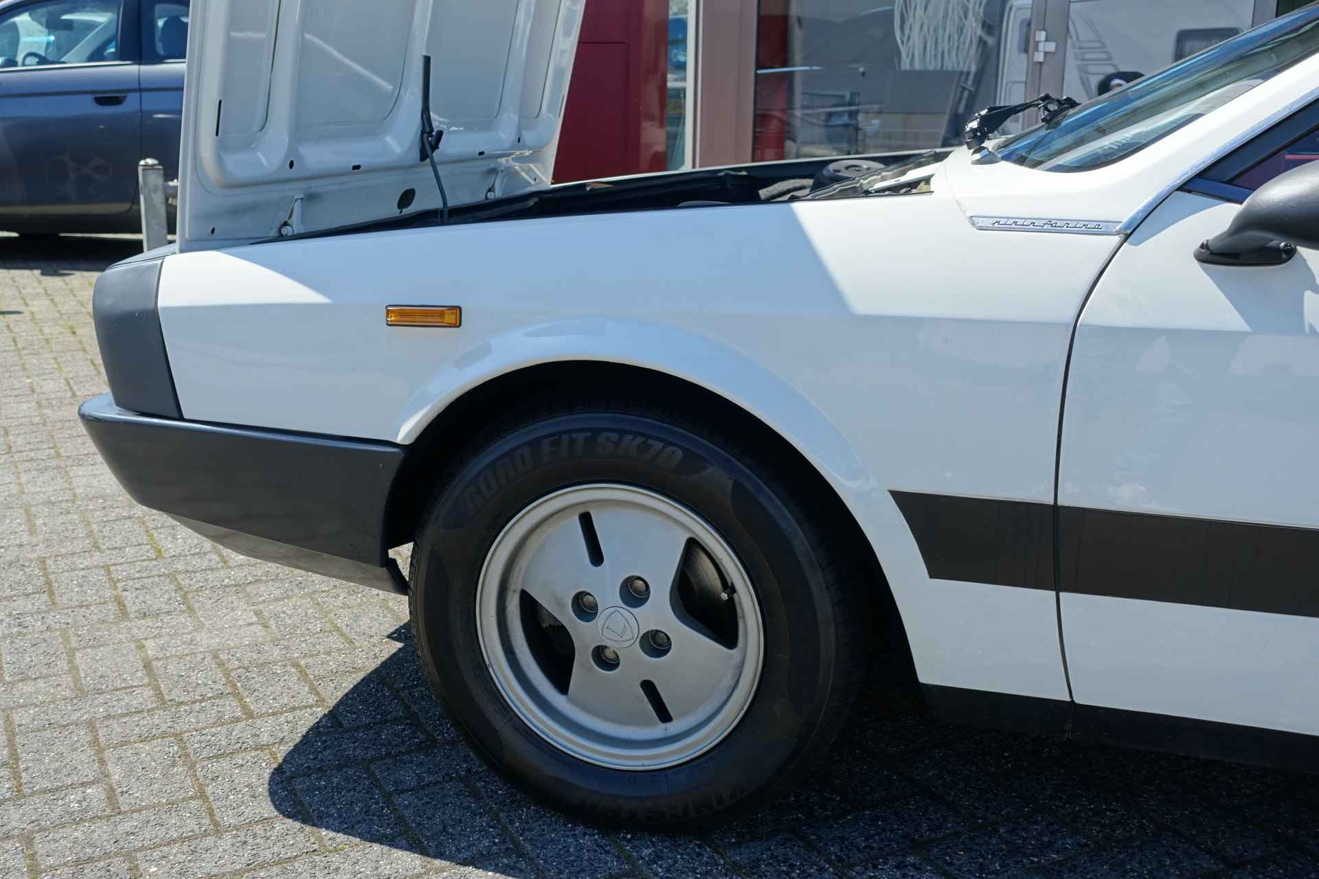 Lancia Beta Montecarlo | Targa | 170PK, speciaal luchtinlaatsysteem - 4/21