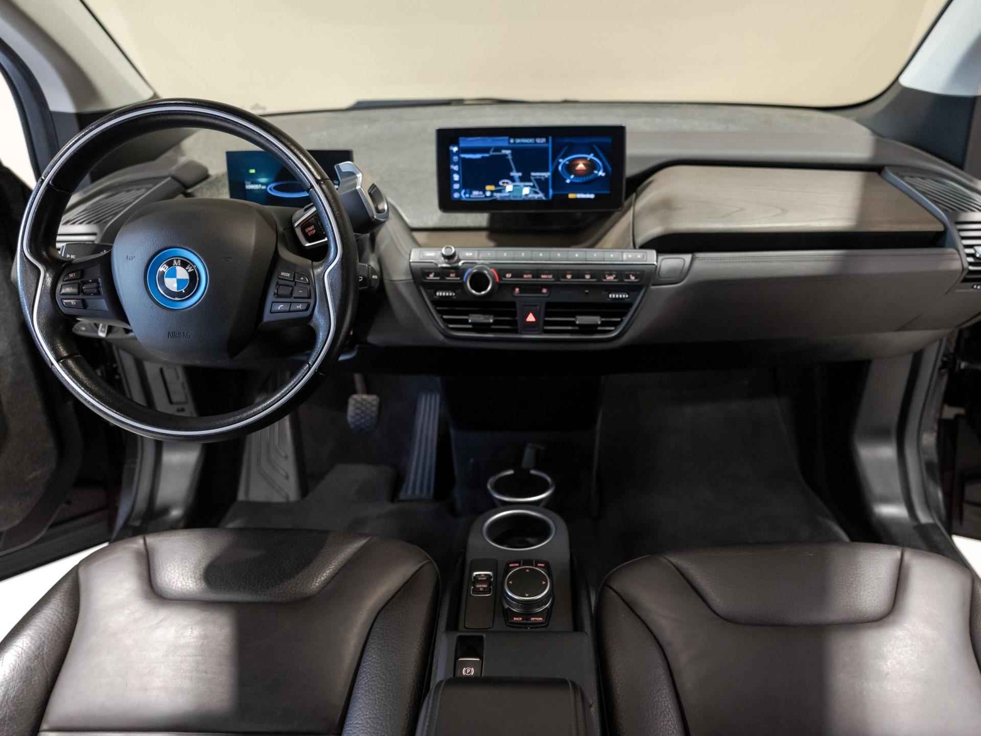 BMW I3 S 120Ah 42 kWh RoadStyle Edition / 184pk / Leder / Groot navigatie scherm / - 19/28