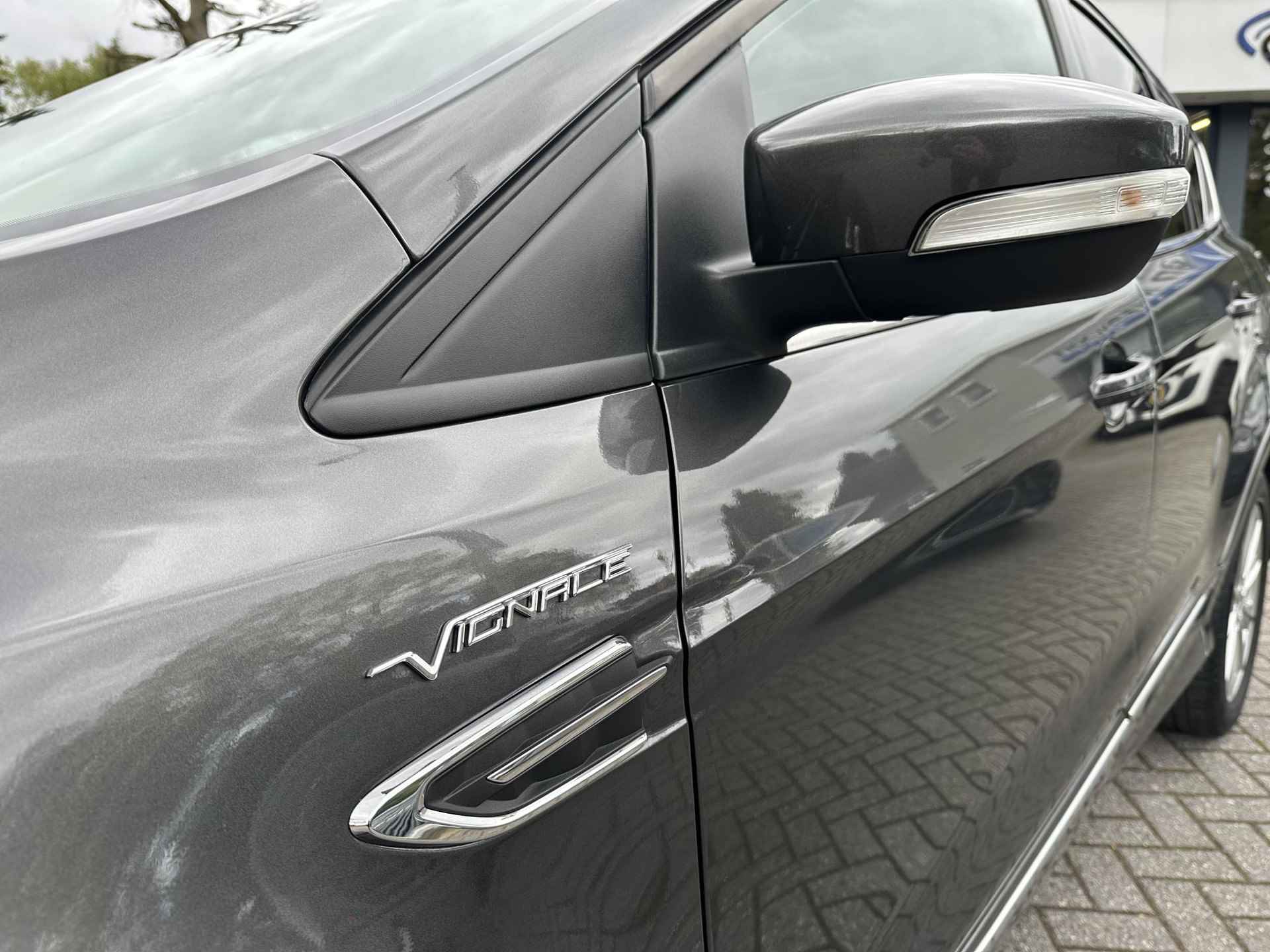 Ford Kuga 1.5 EcoBoost Vignale Panorama|Leder|LED|Keyless|Trekhaak - 11/42
