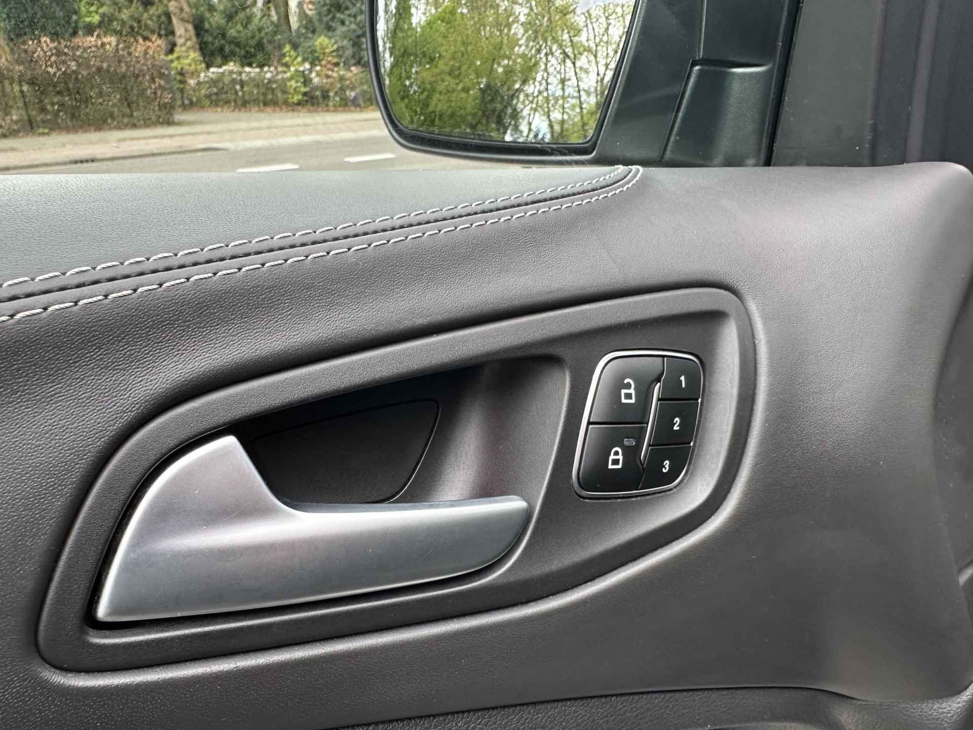 Ford Kuga 1.5 EcoBoost Vignale Panorama|Leder|LED|Keyless|Trekhaak - 25/42
