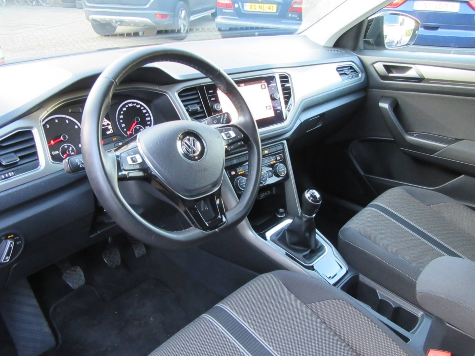 Volkswagen T-Roc 1.0 TSI Style Bns 115PK LED | APPLE CARPLAY | ACC | 17'' | CAMER - 4/28