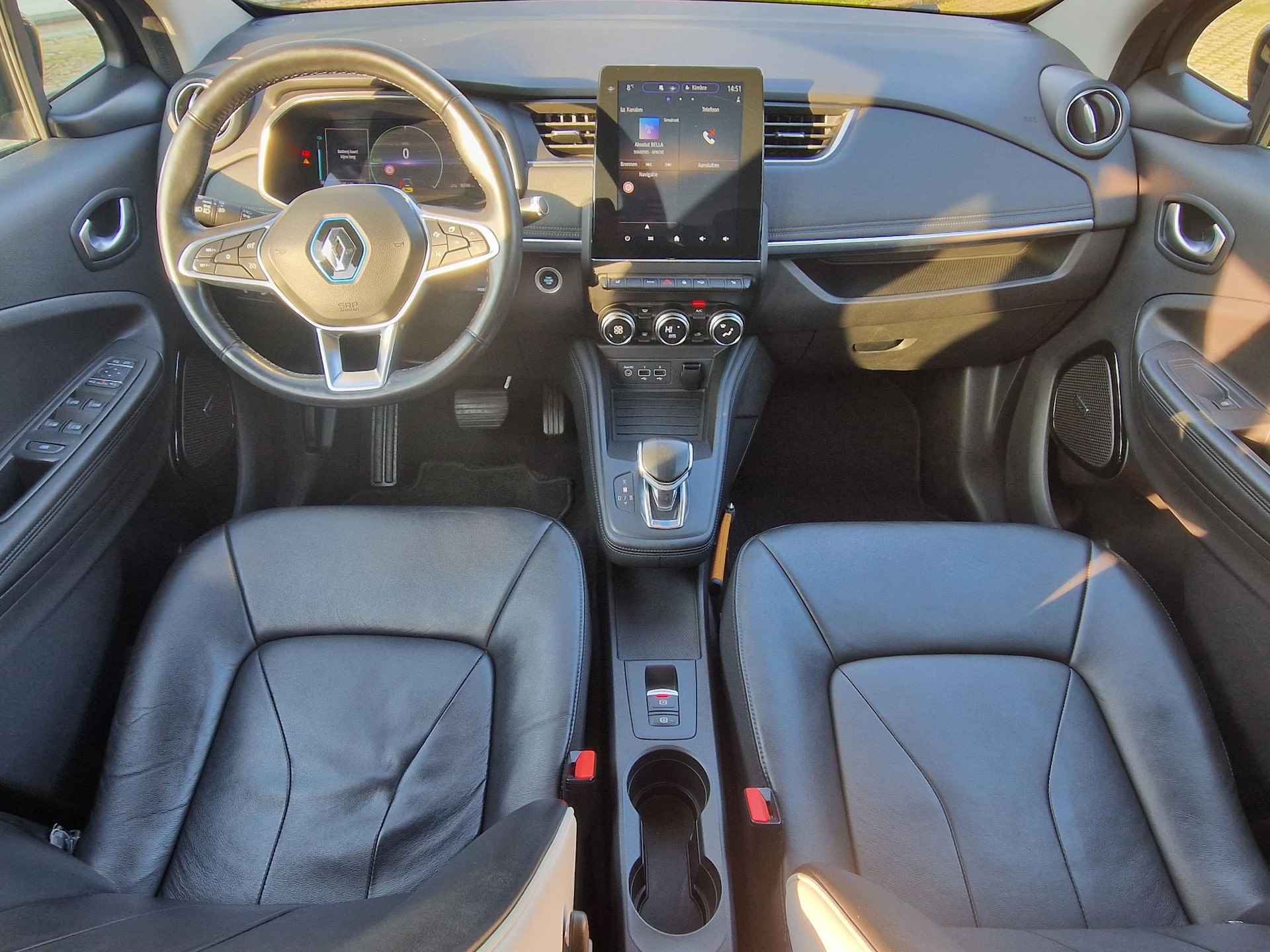 Renault ZOE R135 Edition One 52 kWh / Dealer Onderhouden / Koop Accu / Snel Laden / Stoel & Stuur Verwarming / Apple Carplay & Android Auto / Groot Navigatie Scherm / Bose audio / Achterruitrijcamera / Ledere Bekleding / - 2/37