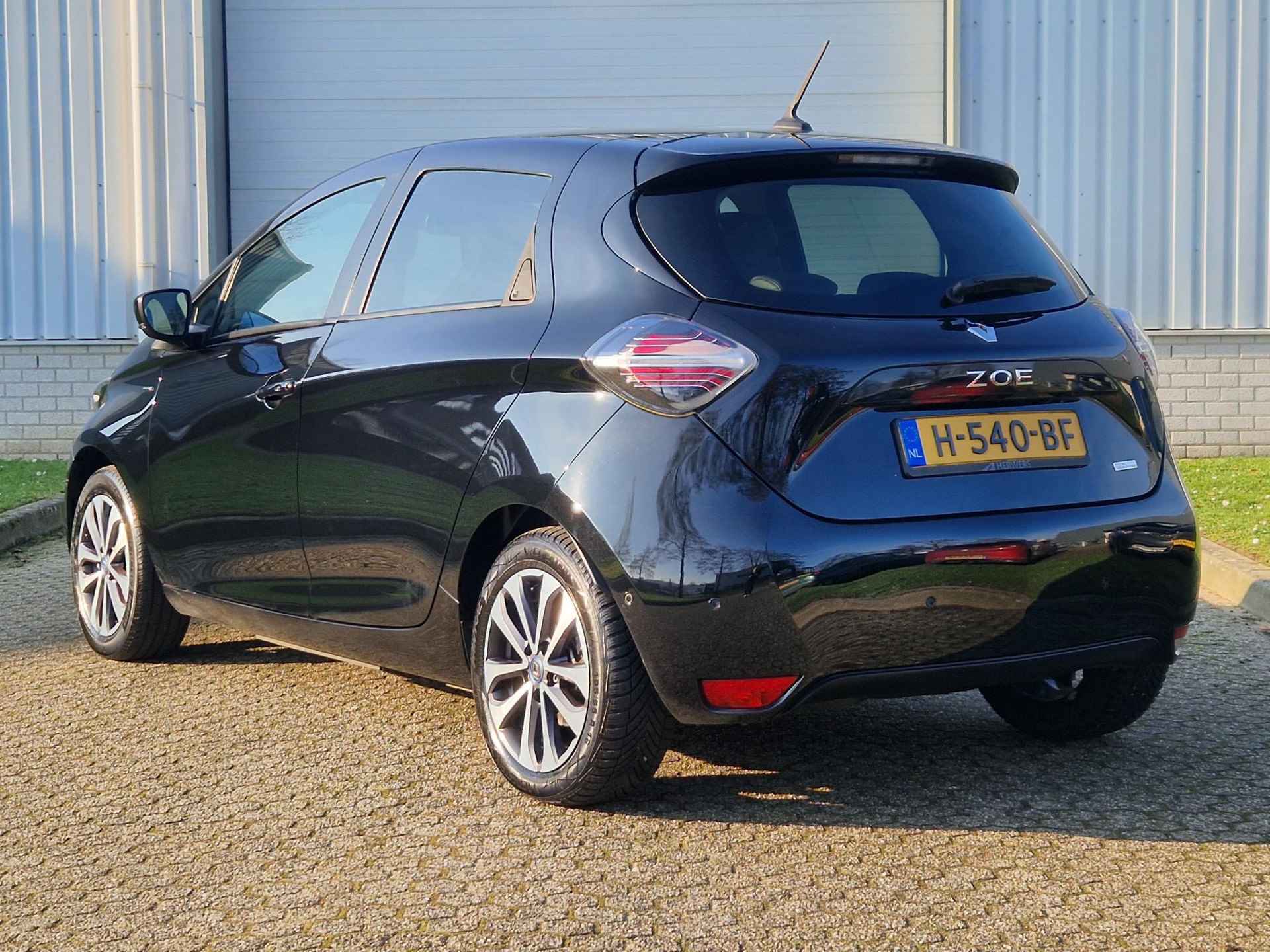 Renault ZOE R135 Edition One 52 kWh / Dealer Onderhouden / Koop Accu / Snel Laden / Stoel & Stuur Verwarming / Apple Carplay & Android Auto / Groot Navigatie Scherm / Bose audio / Achterruitrijcamera / Ledere Bekleding / - 19/37